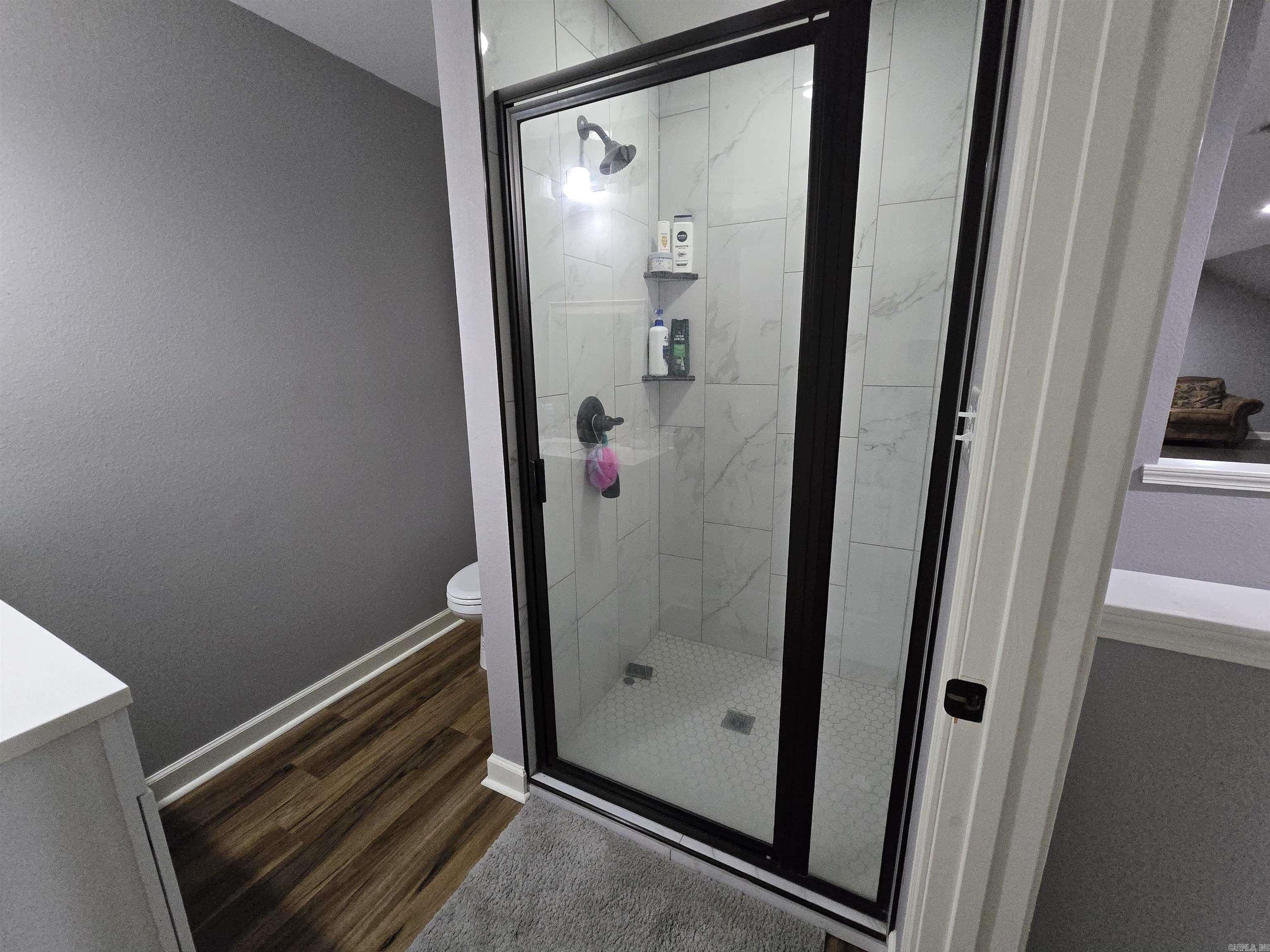 WHISPERING HILLS - Residential