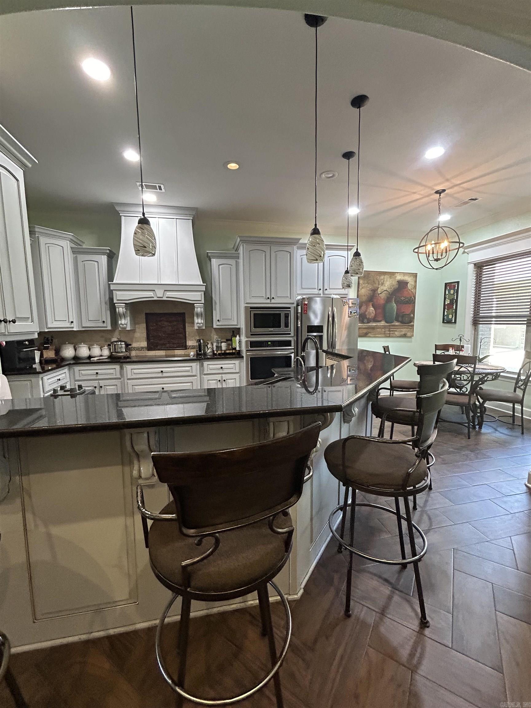 WHISPERING HILLS - Residential