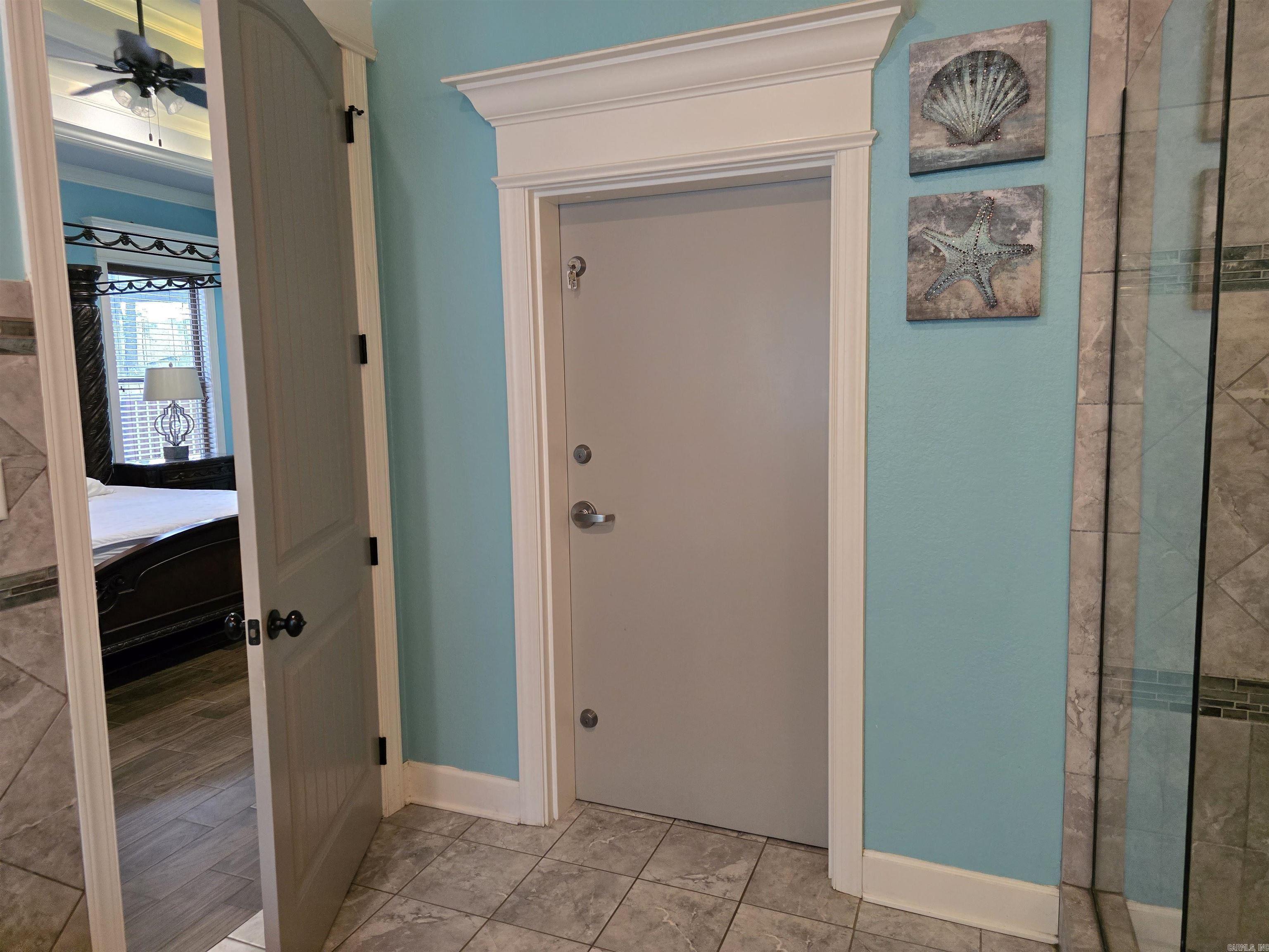 WHISPERING HILLS - Residential