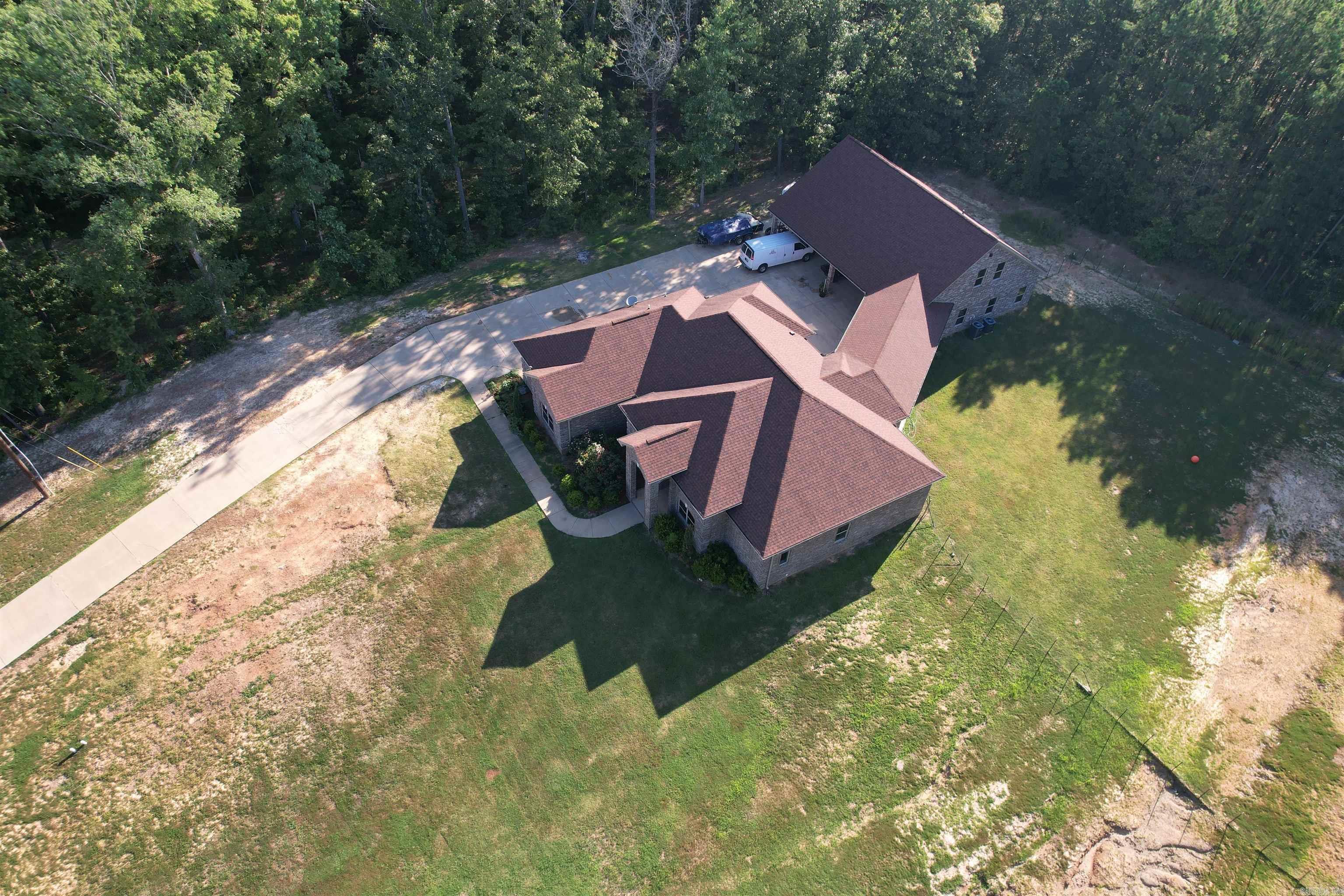 WHISPERING HILLS - Residential