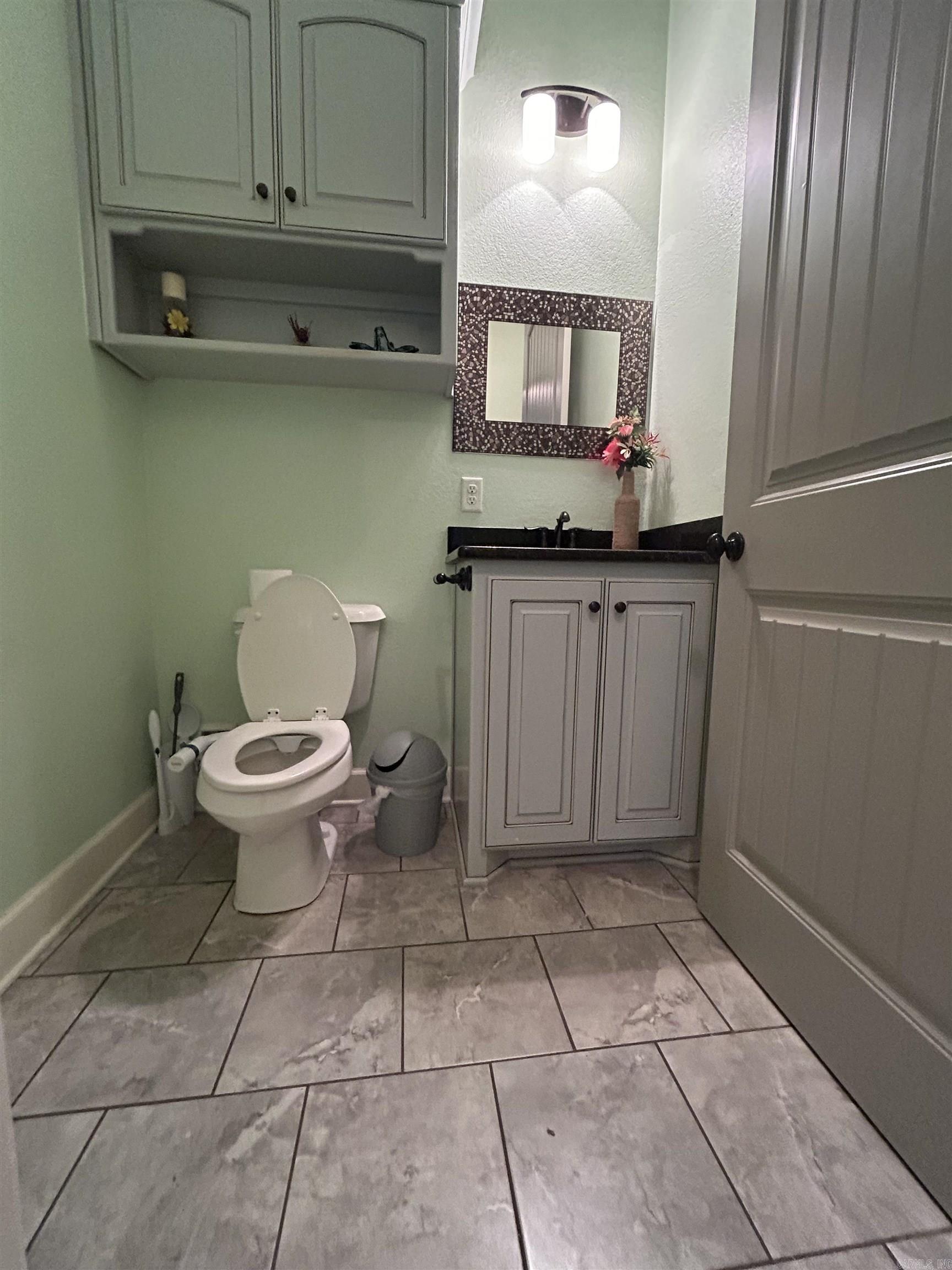 WHISPERING HILLS - Residential