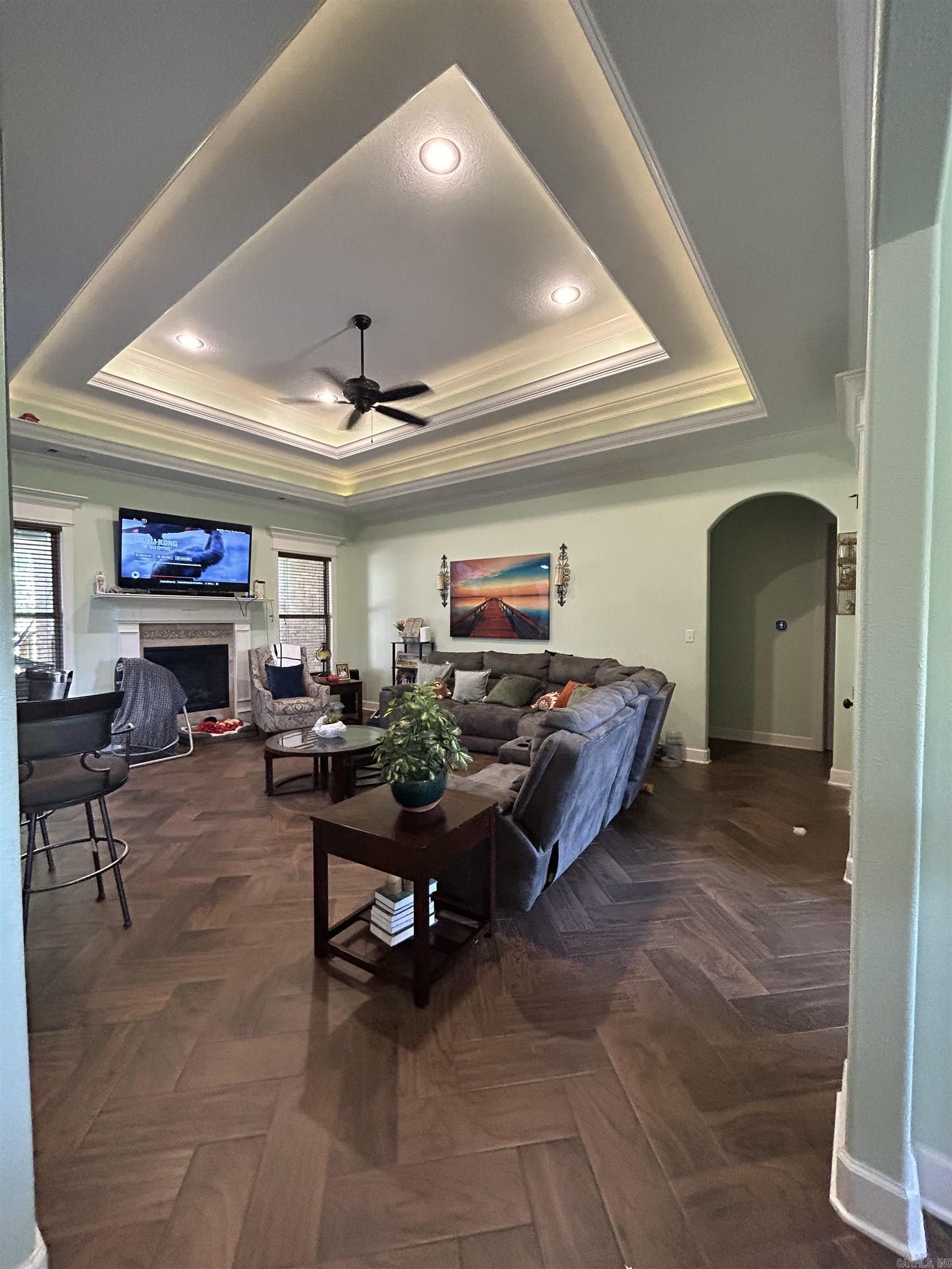 WHISPERING HILLS - Residential