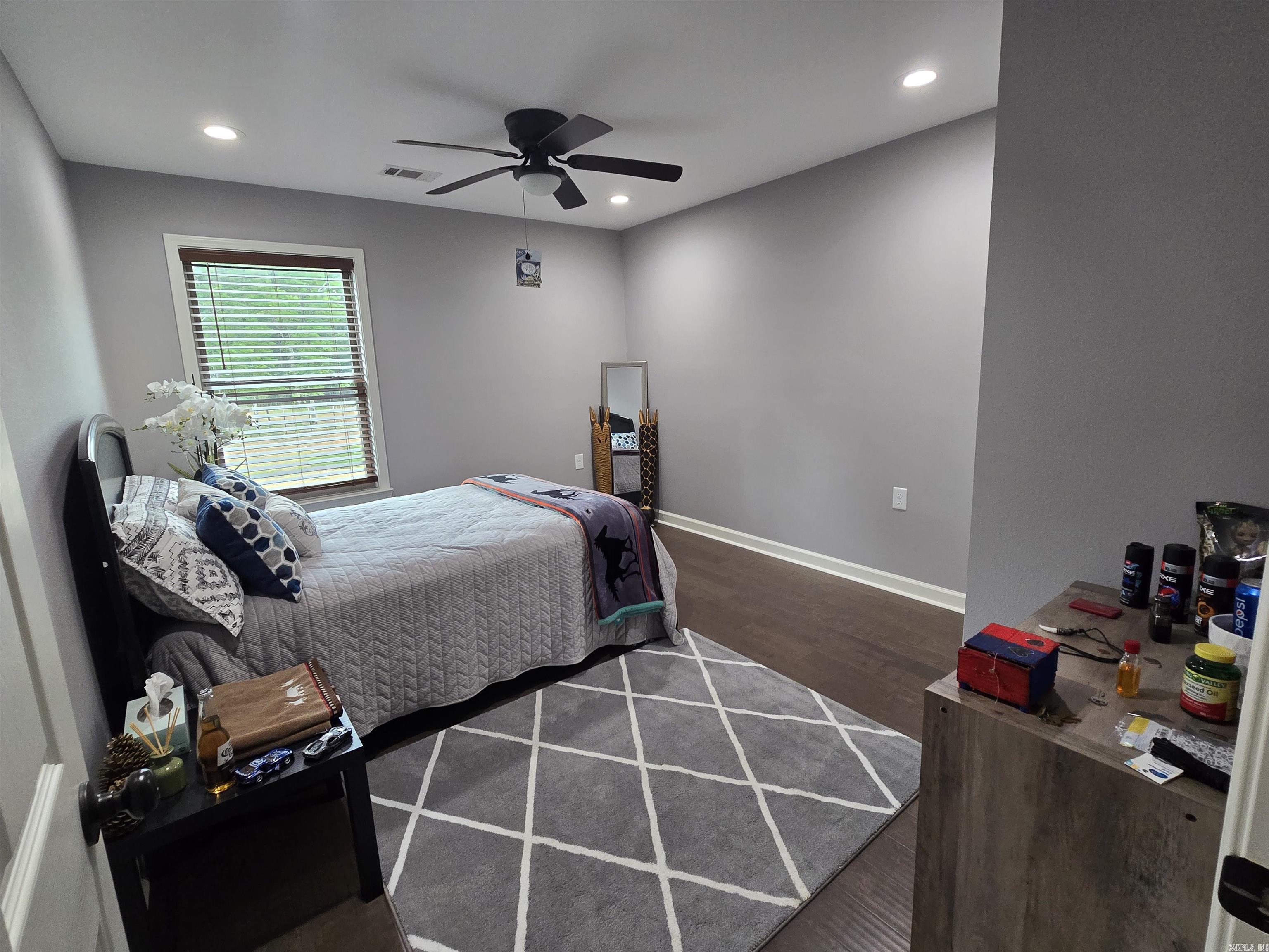 WHISPERING HILLS - Residential