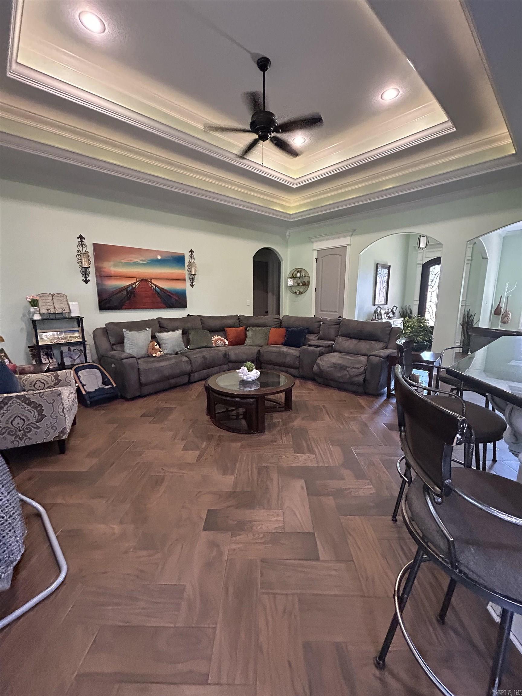 WHISPERING HILLS - Residential