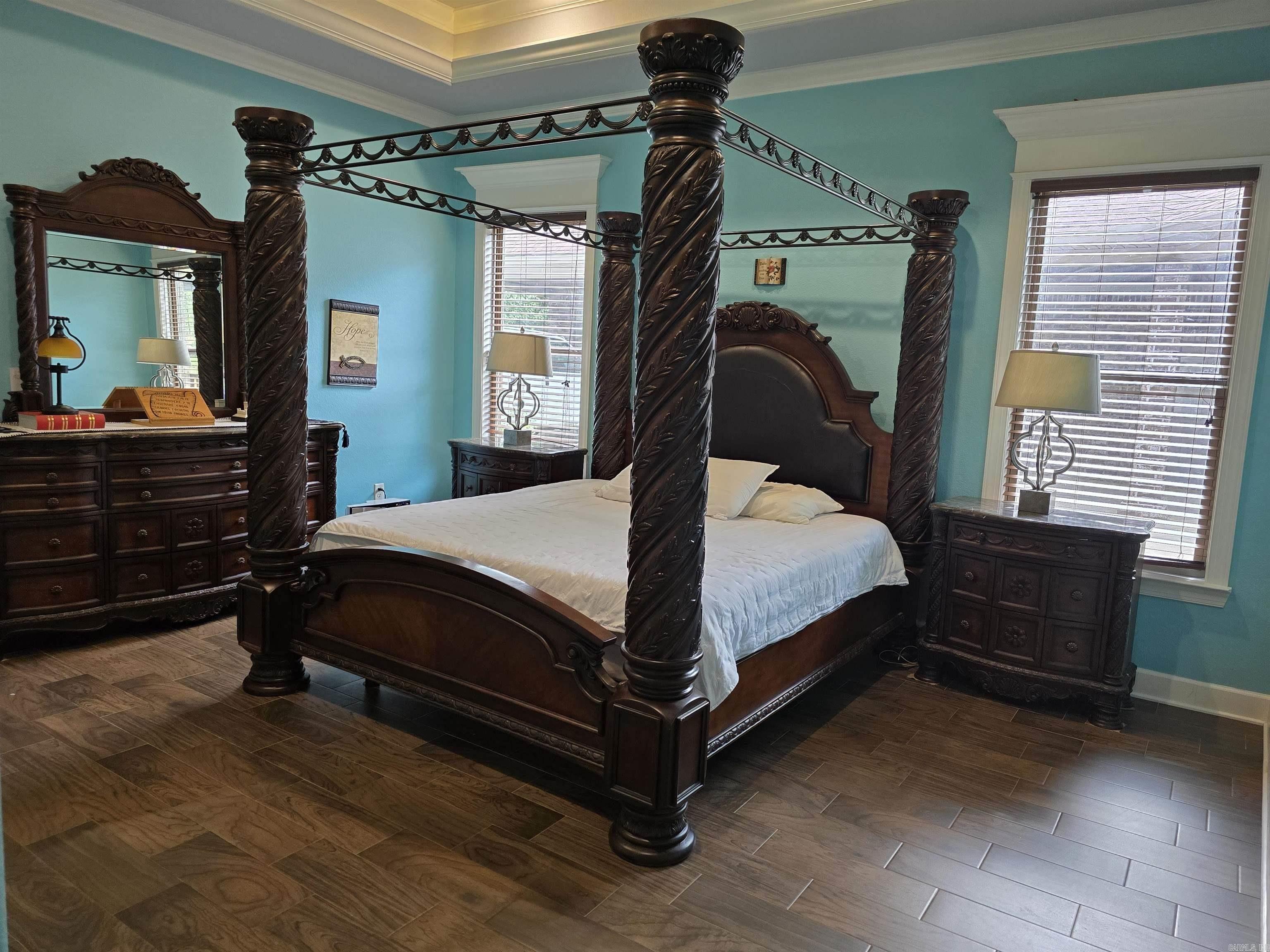 WHISPERING HILLS - Residential