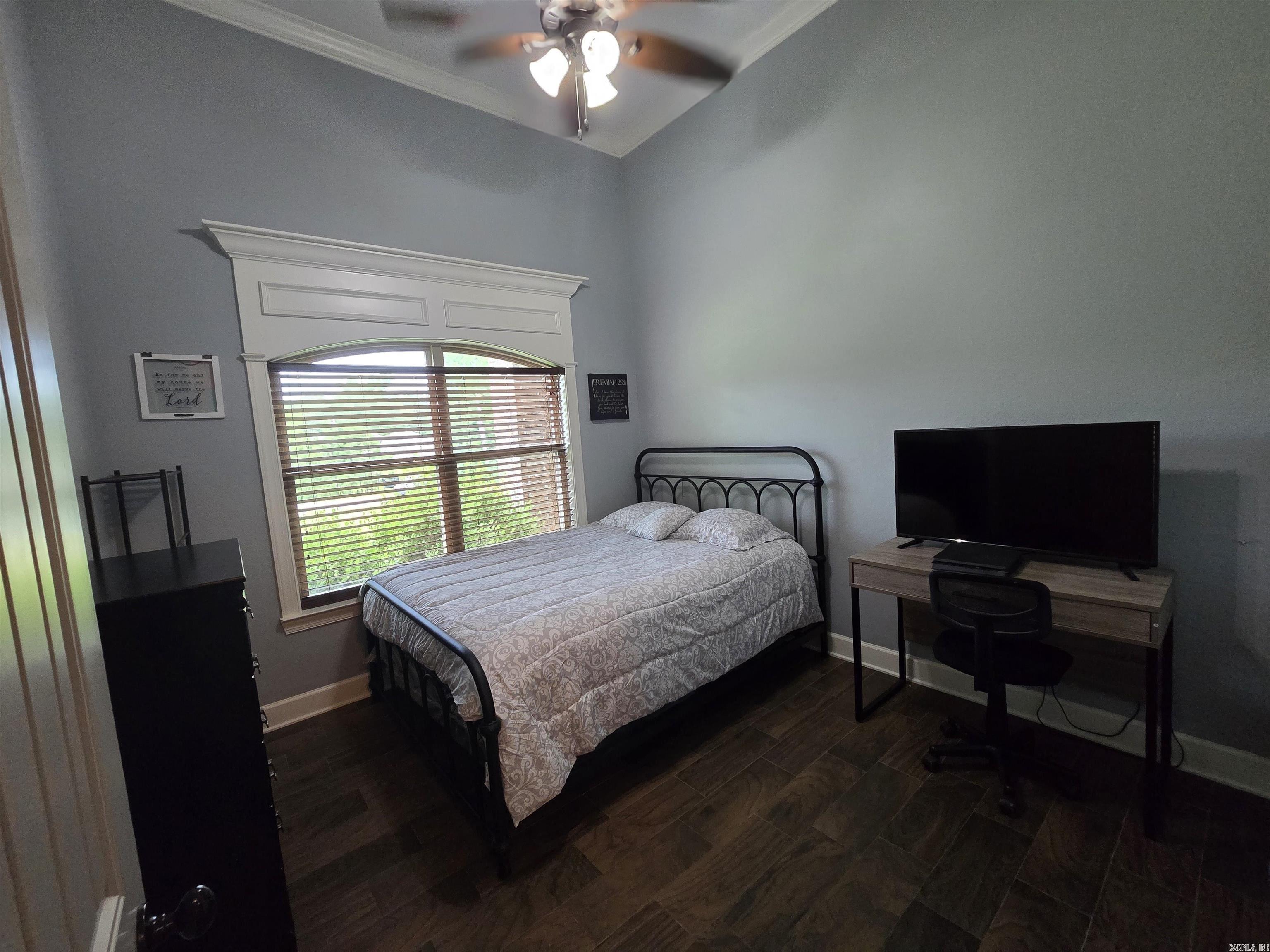 WHISPERING HILLS - Residential