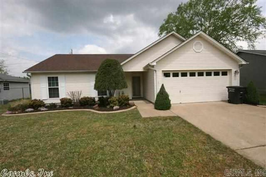 Nice 3 bedroom, 2 bath home in Jacksonville. Open floor plan, 2 car garage, large deck and fenced back yard.