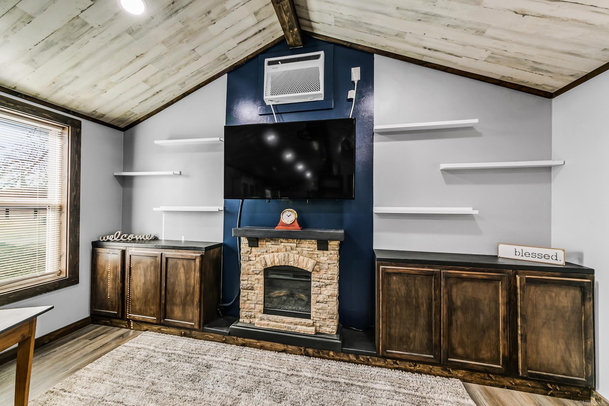 EL PASO (TOWN OF) - Residential