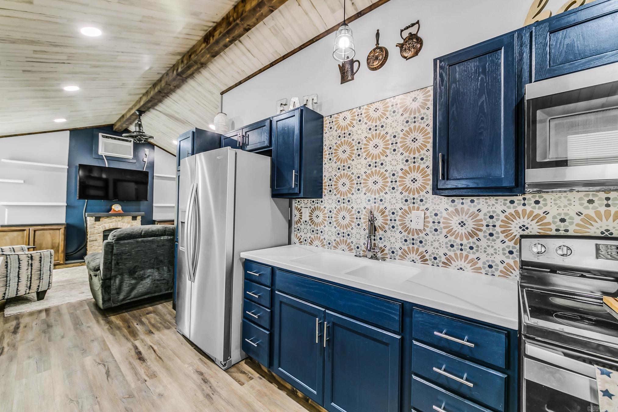 EL PASO (TOWN OF) - Residential