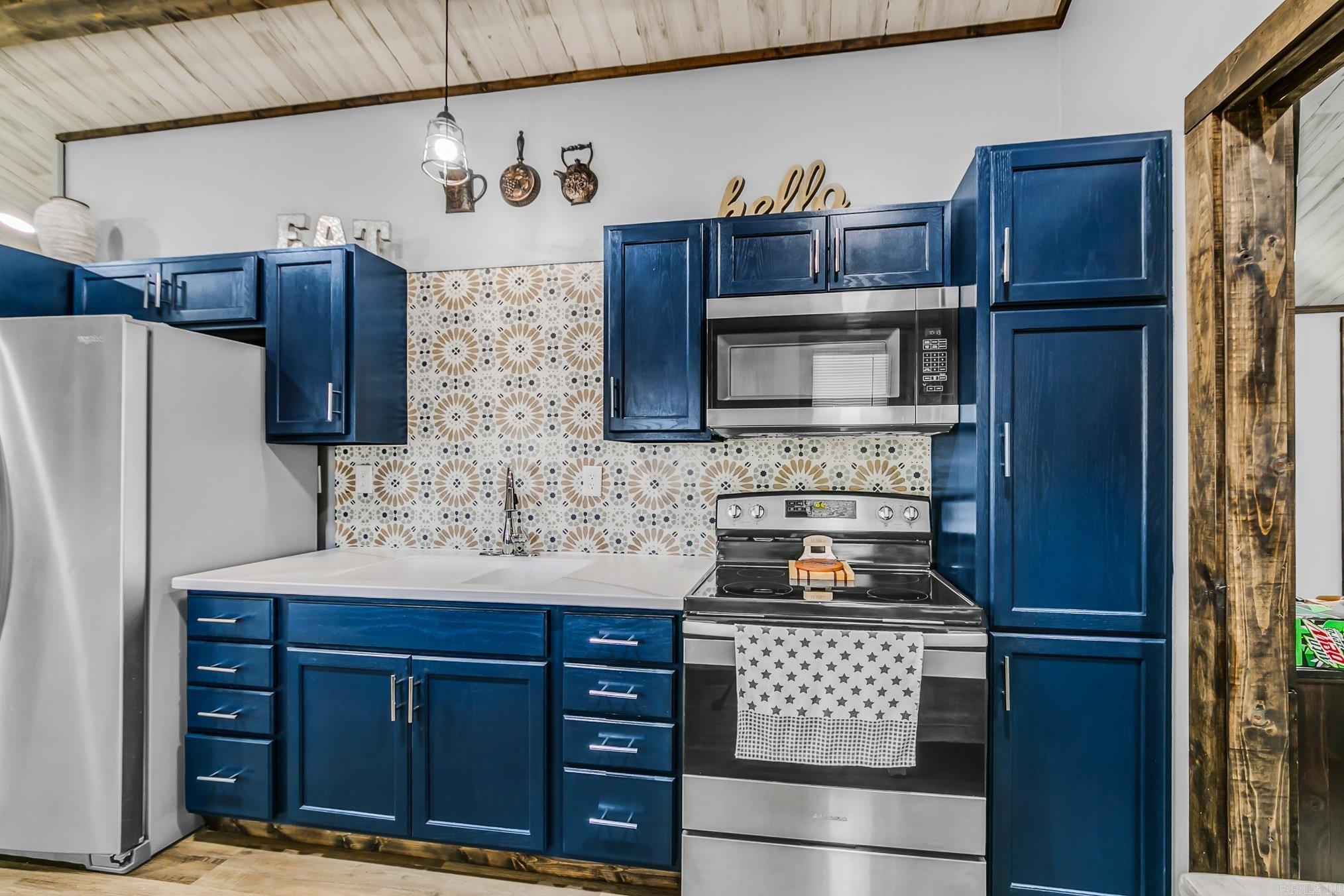 EL PASO (TOWN OF) - Residential