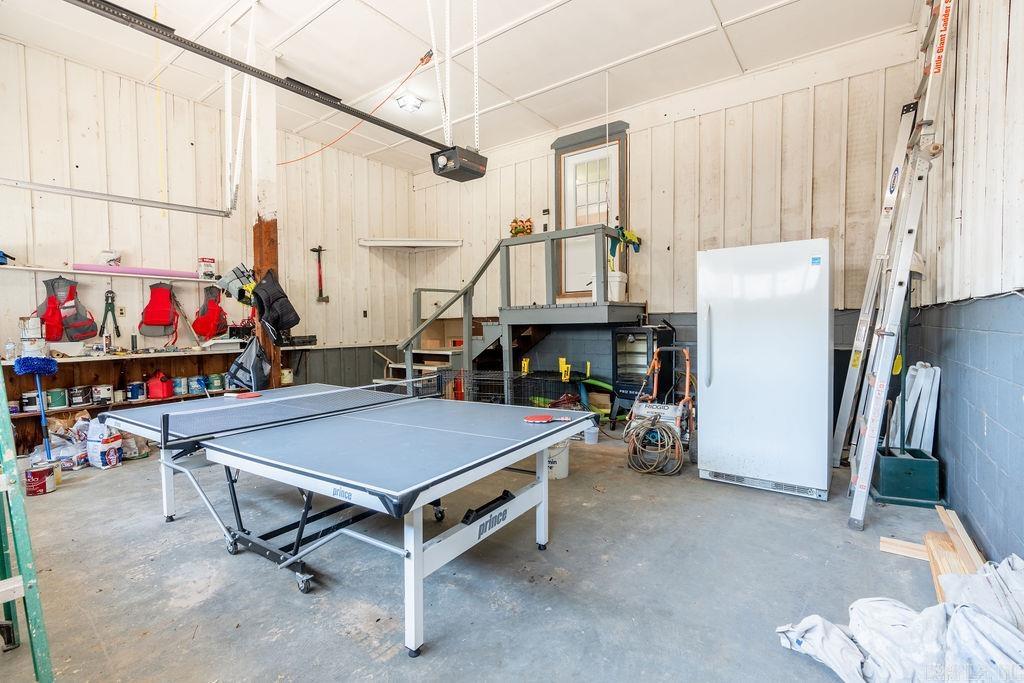 BELOIT BAY - Residential