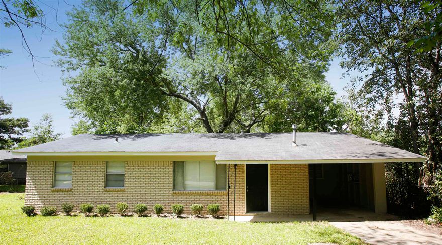 Newly remodeled 3BD in North Little Rock. The lease for this property is for two years and income has to be three times the amount of rent unless you have a housing voucher.