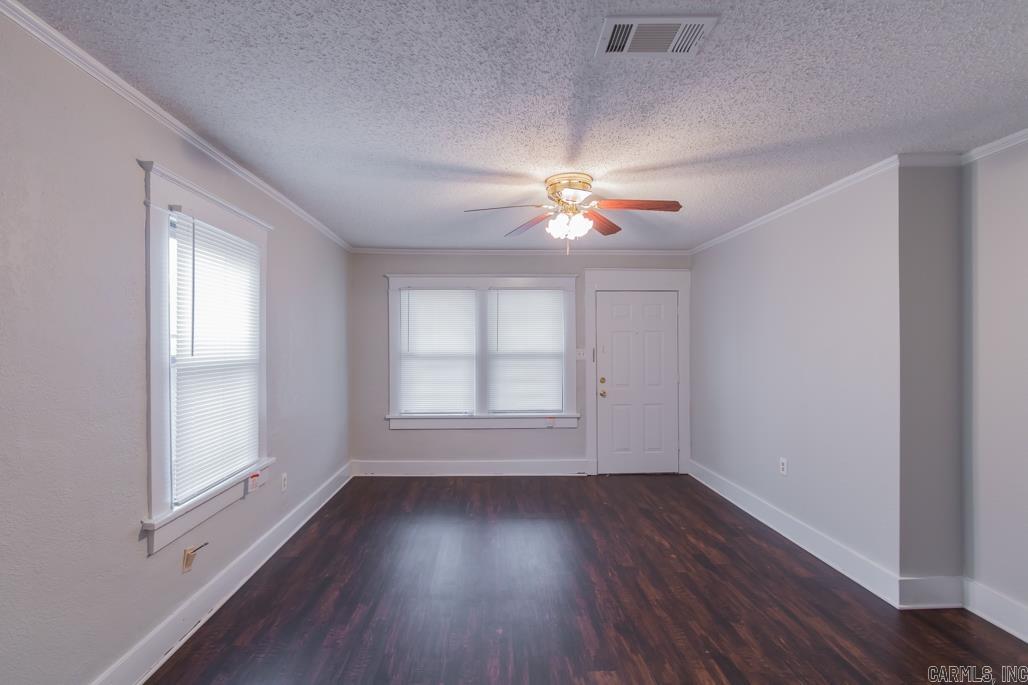 EAST BROADWAY - Residential