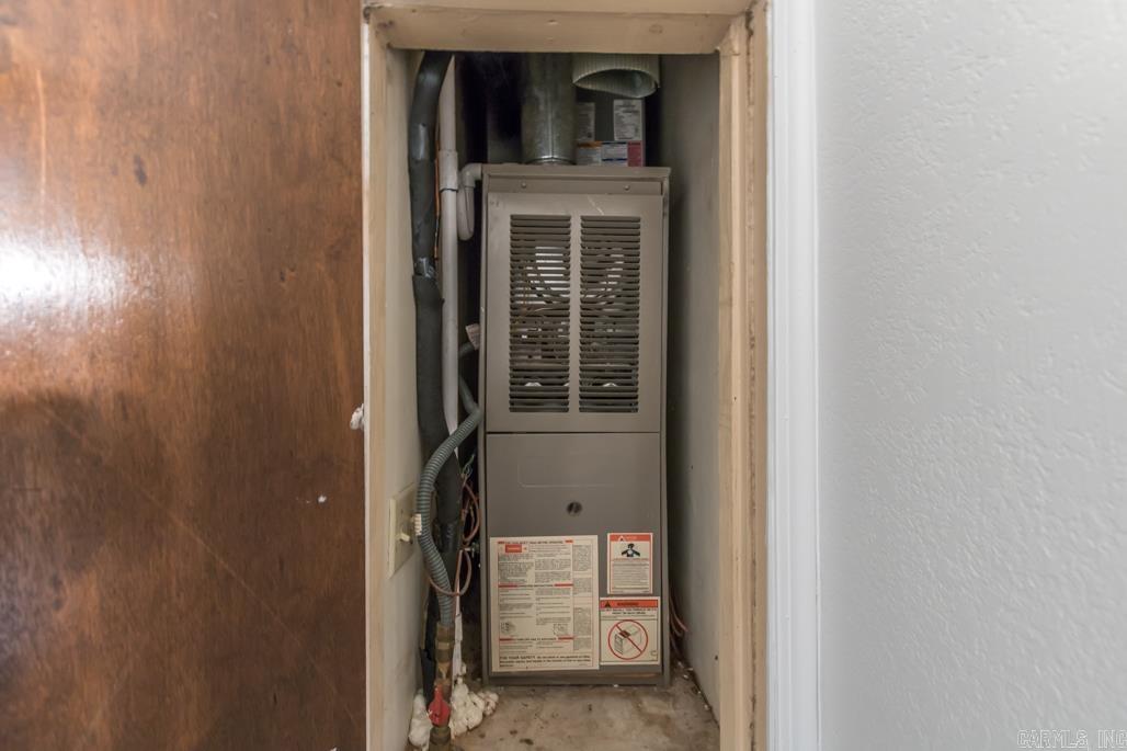 EAST BROADWAY - Residential