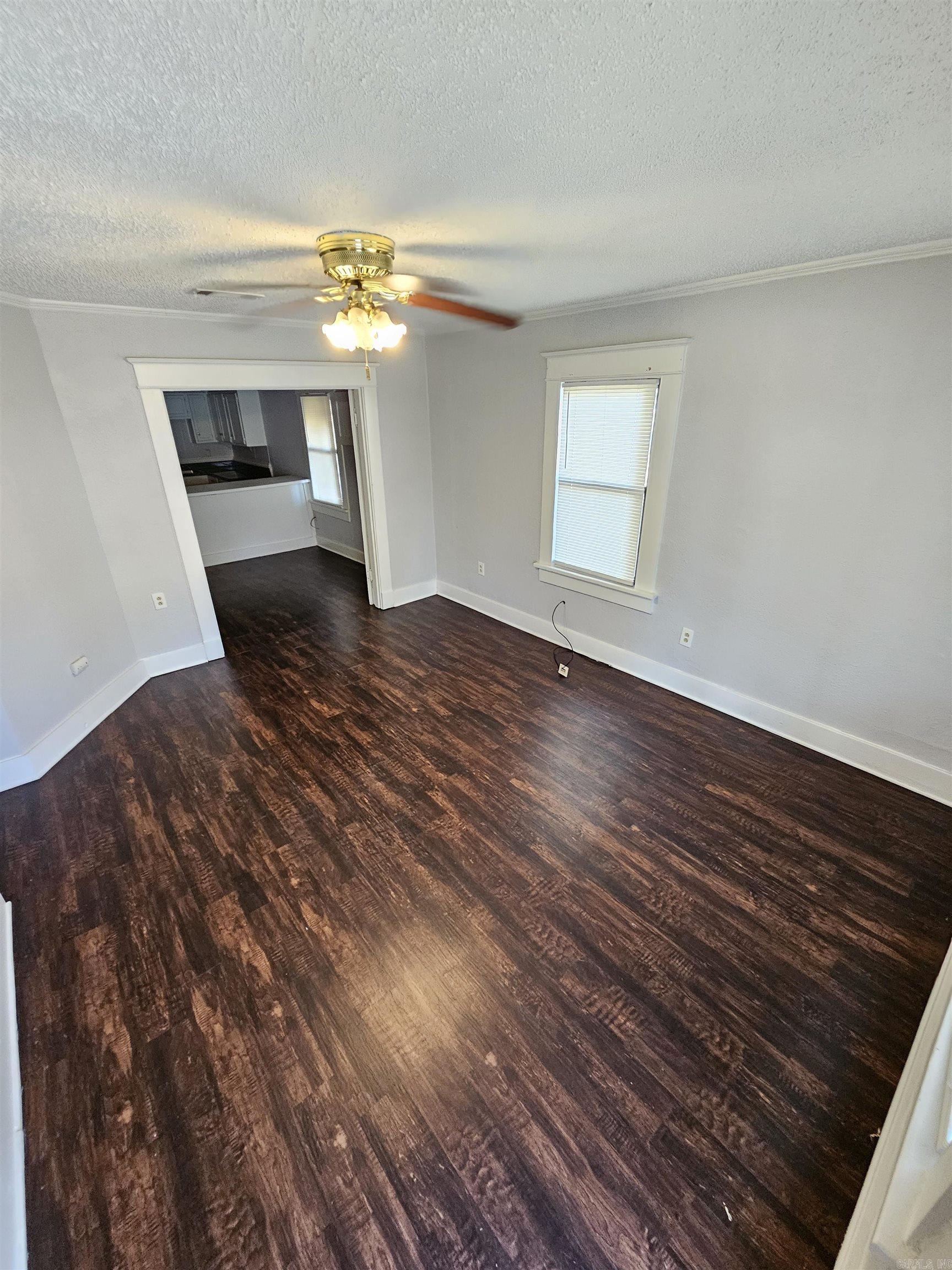 EAST BROADWAY - Residential