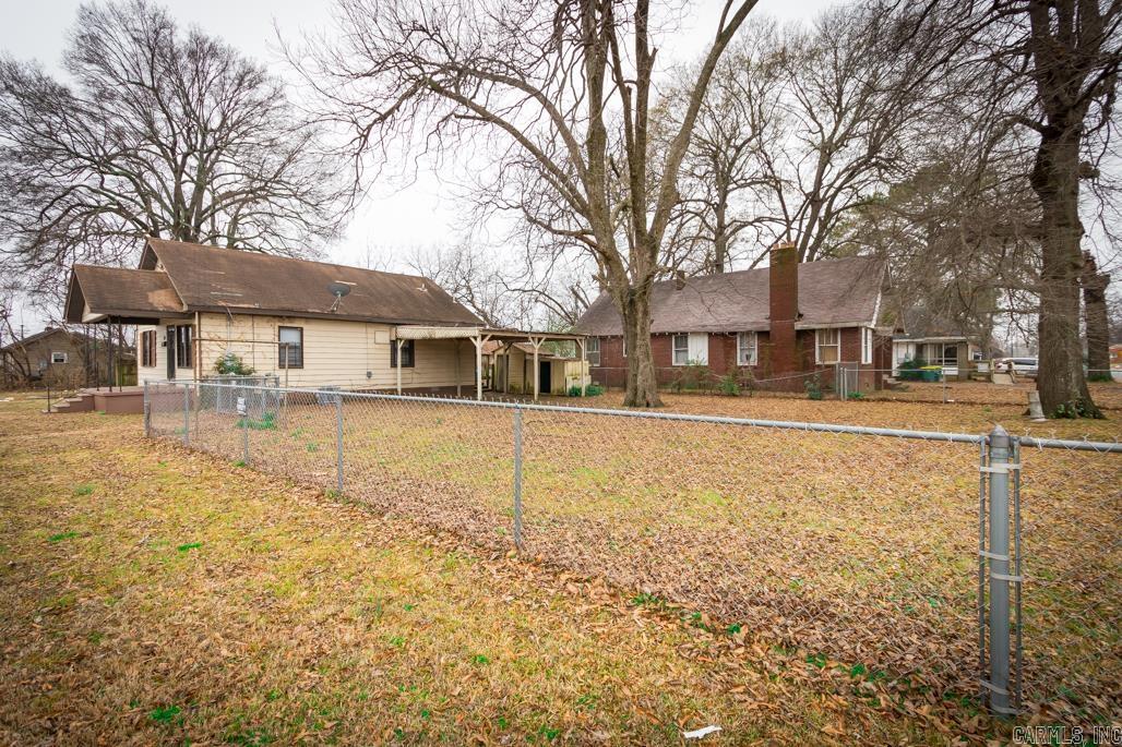 EAST BROADWAY - Residential