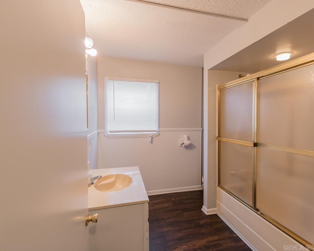 EAST BROADWAY - Residential