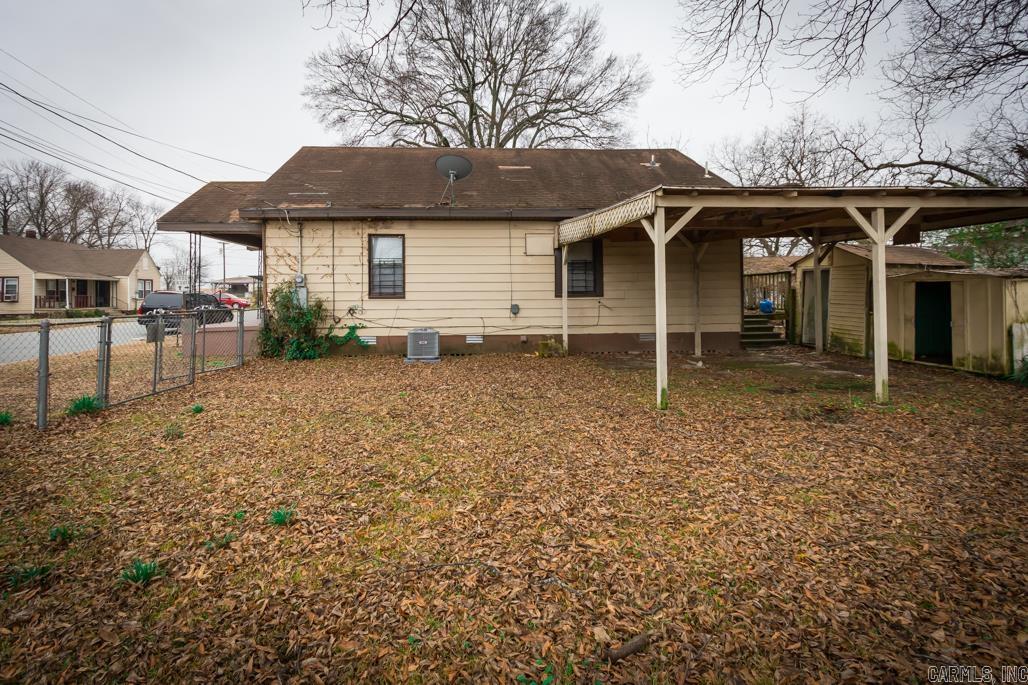 EAST BROADWAY - Residential