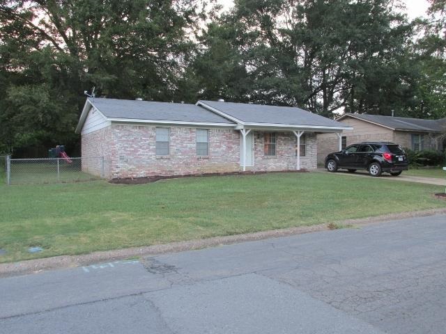 Great neighborhood! Easy access to I-30 and Military Road. A must see!