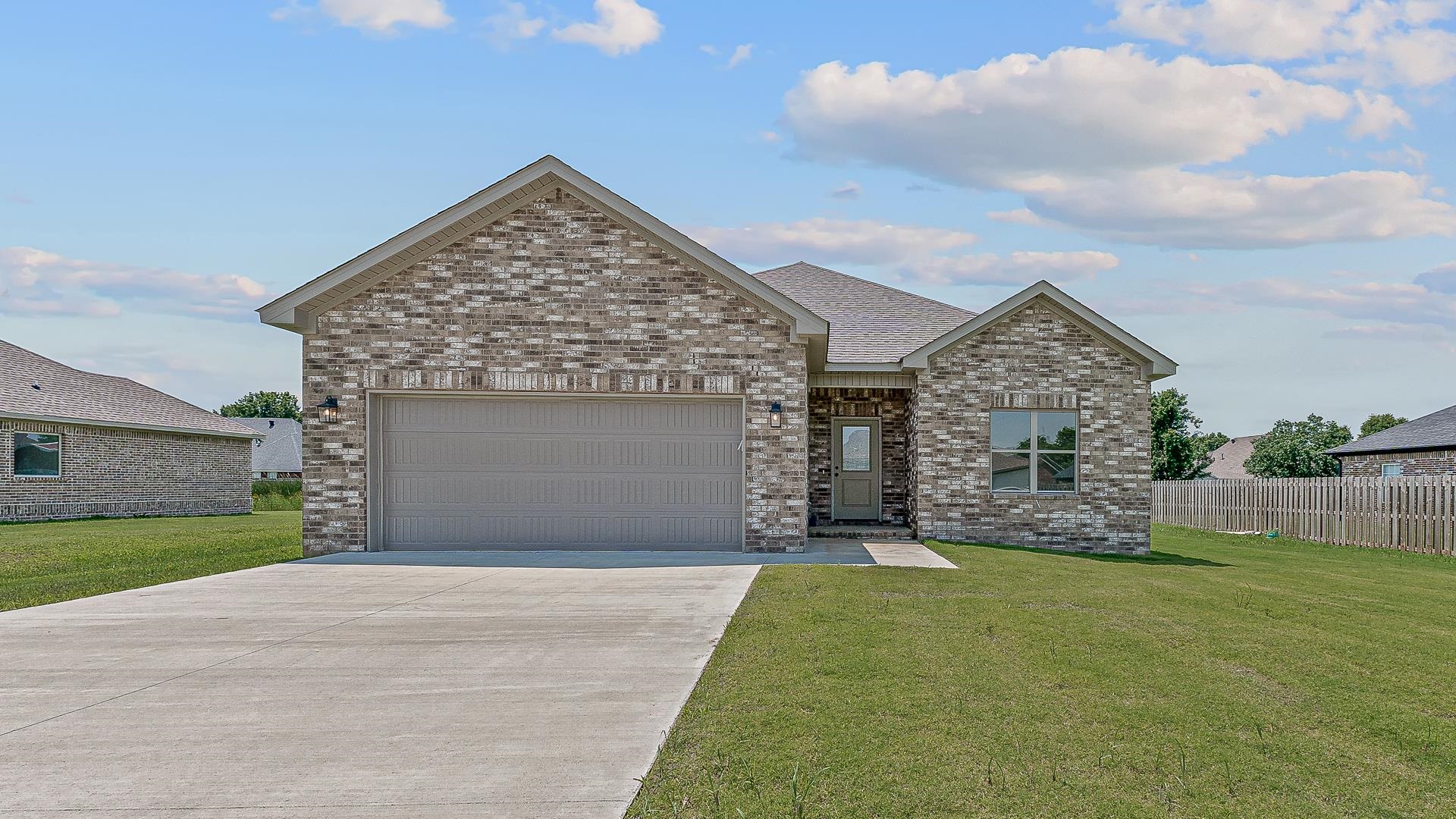 Brand new 3 bedroom 2 bath home located in Trumann's newest subdivision.