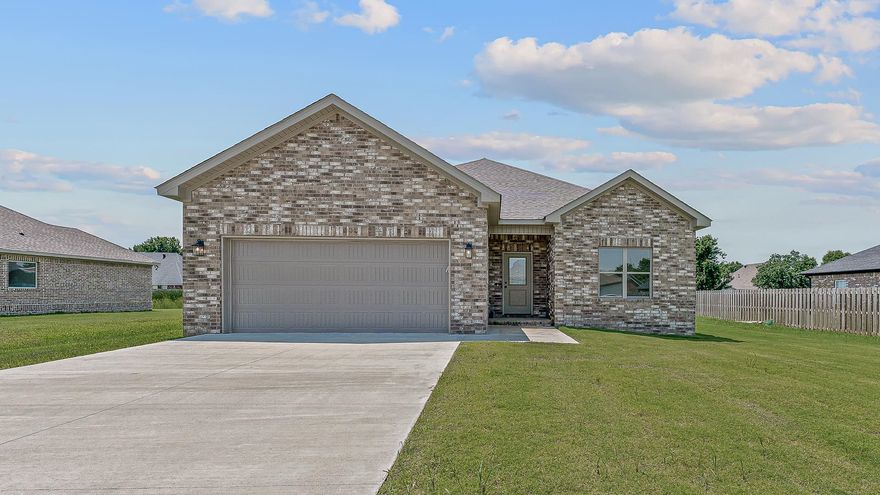 Brand new 3 bedroom 2 bath home located in Trumann's newest subdivision.