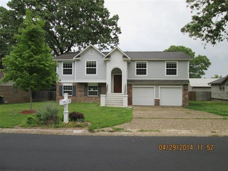 HUD Owned Property: Case 031-357102. HUD Homes are sold As-Is with no representations, warranties or disclosures. Ask your agent for details & submit offers on www.HUDHomeStore.com. Managed by www.PEMCO.com. Check HUDHomeStore.com for property availability before showing. For FHA Financing: UI (Uninsured). Don't miss this cute 4BR/3BA split foyer plan with large kitchen and living room, lower level den, 2 car garage and in ground pool!  Agents see confidential remarks!