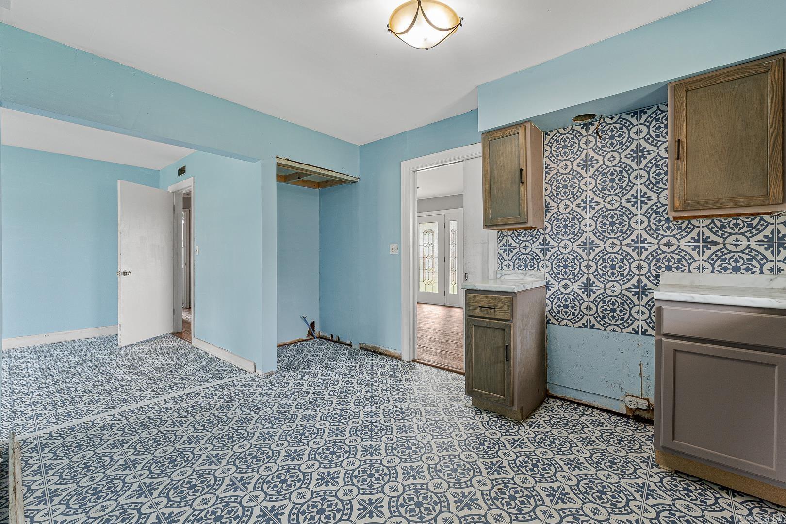 WEST MAIN ST - Residential