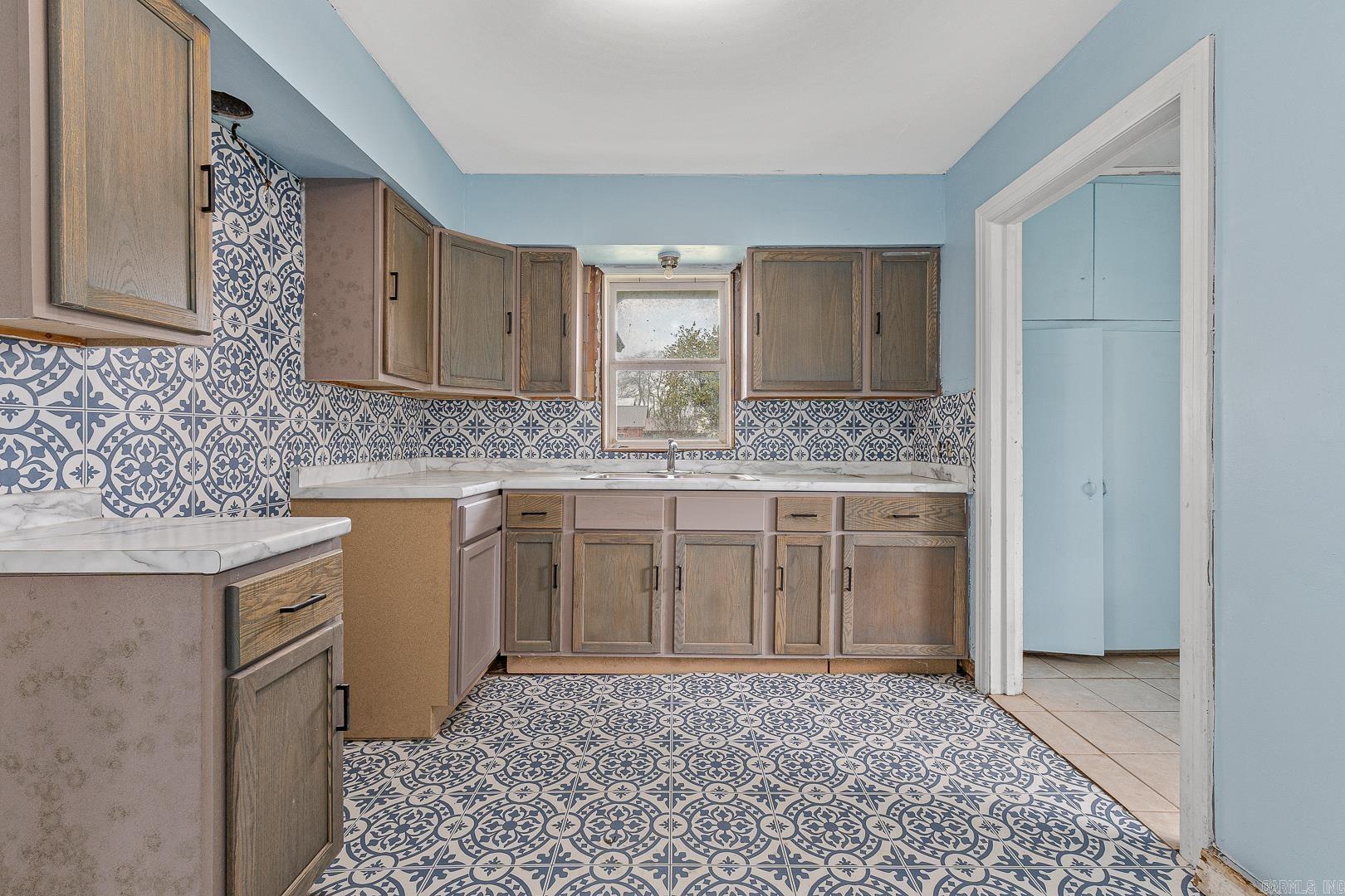 WEST MAIN ST - Residential