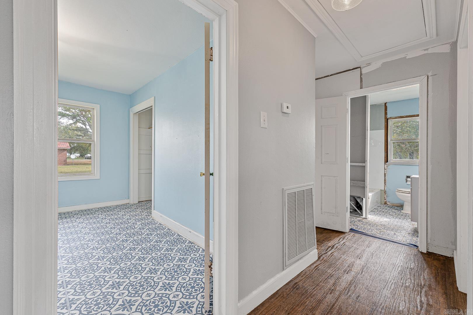 WEST MAIN ST - Residential