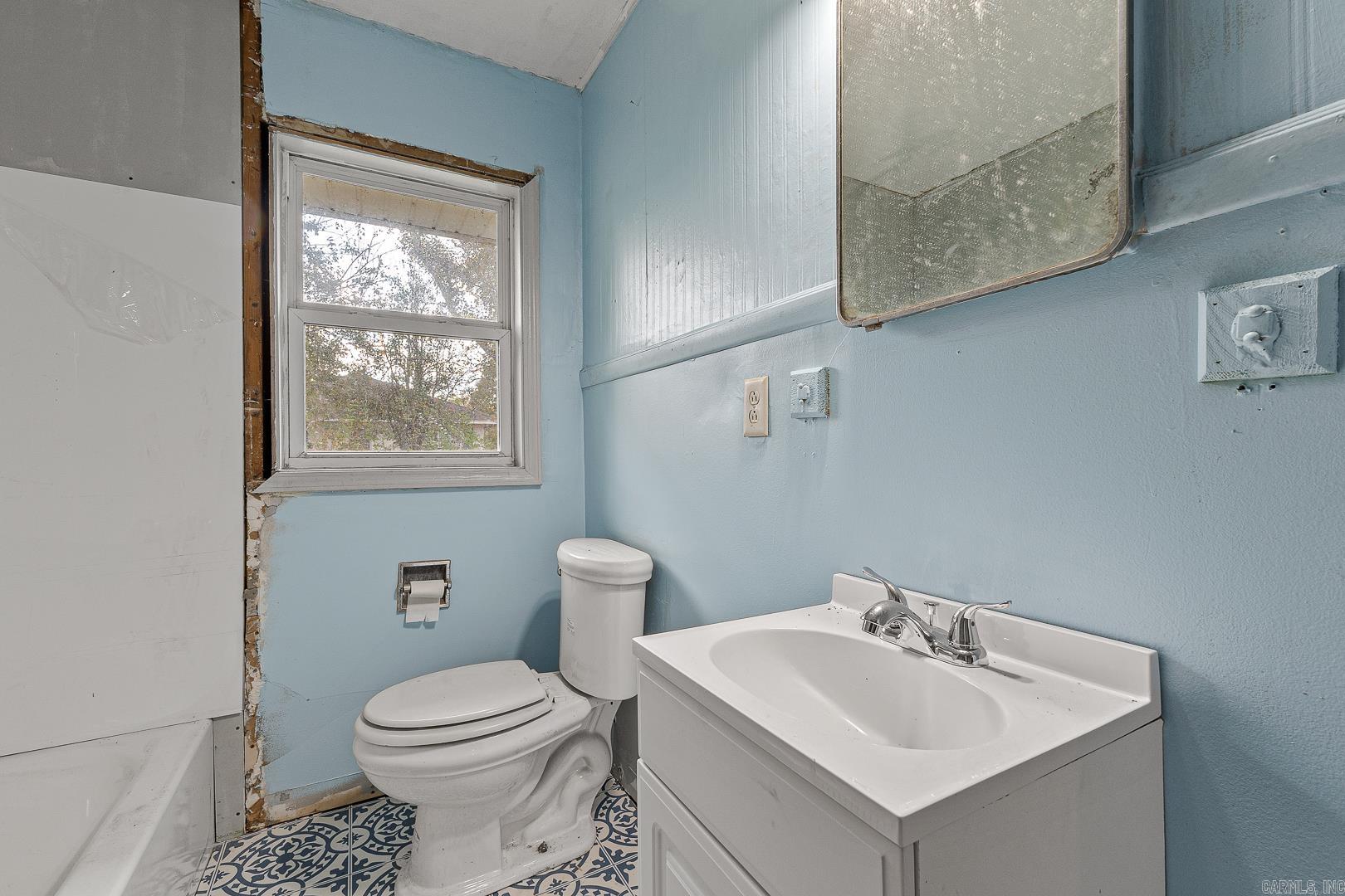 WEST MAIN ST - Residential