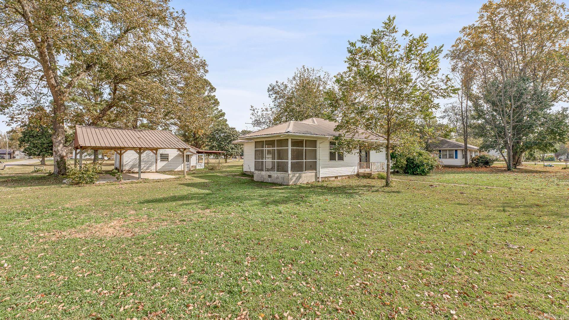 WEST MAIN ST - Residential