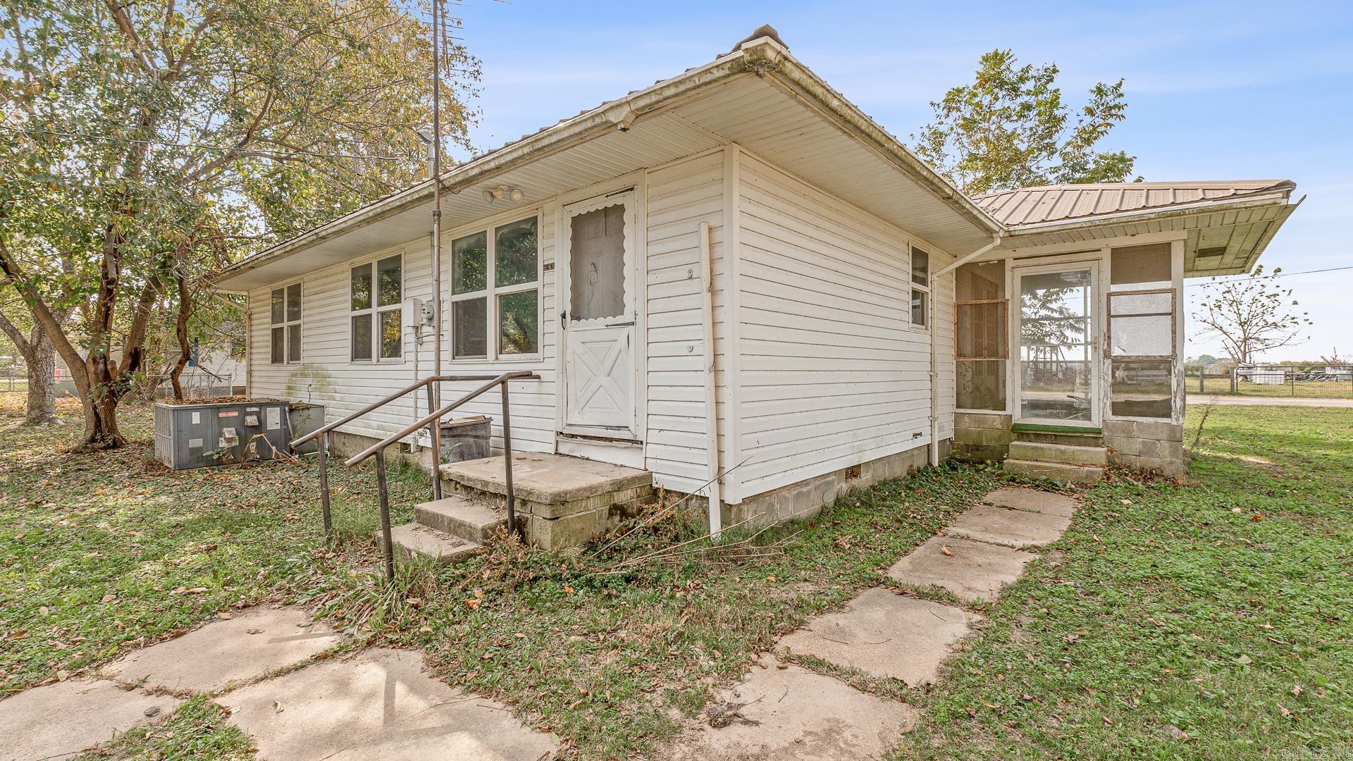 WEST MAIN ST - Residential