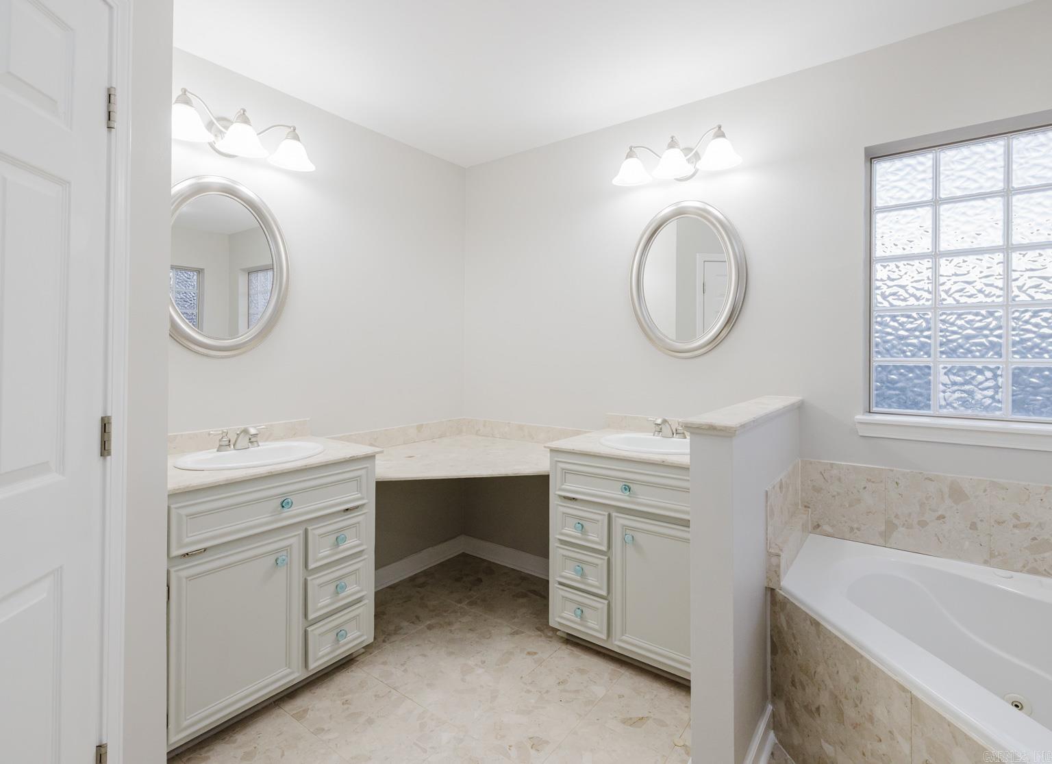 MEADOWLAKE - Residential