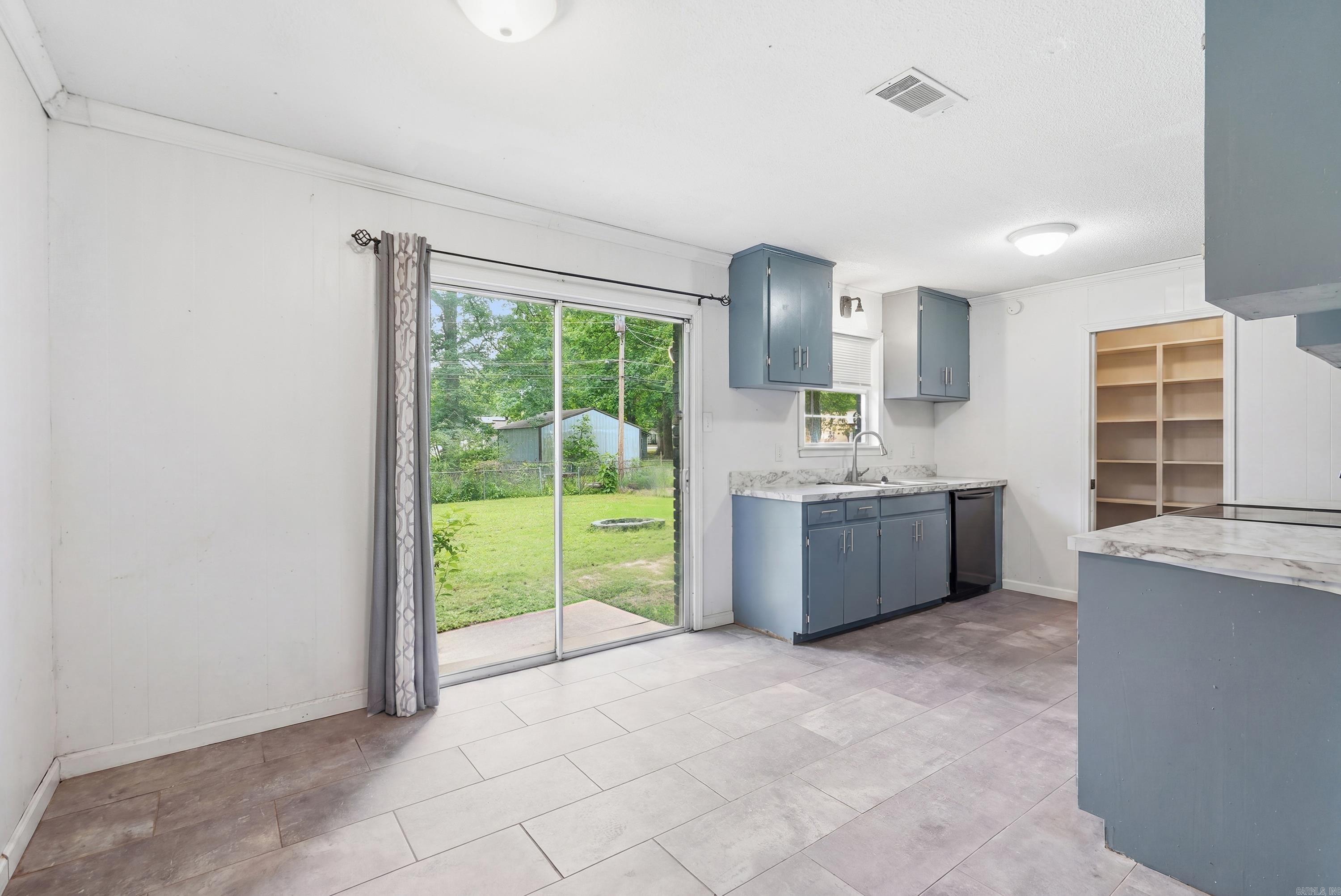 JAXON TERRACE - Residential
