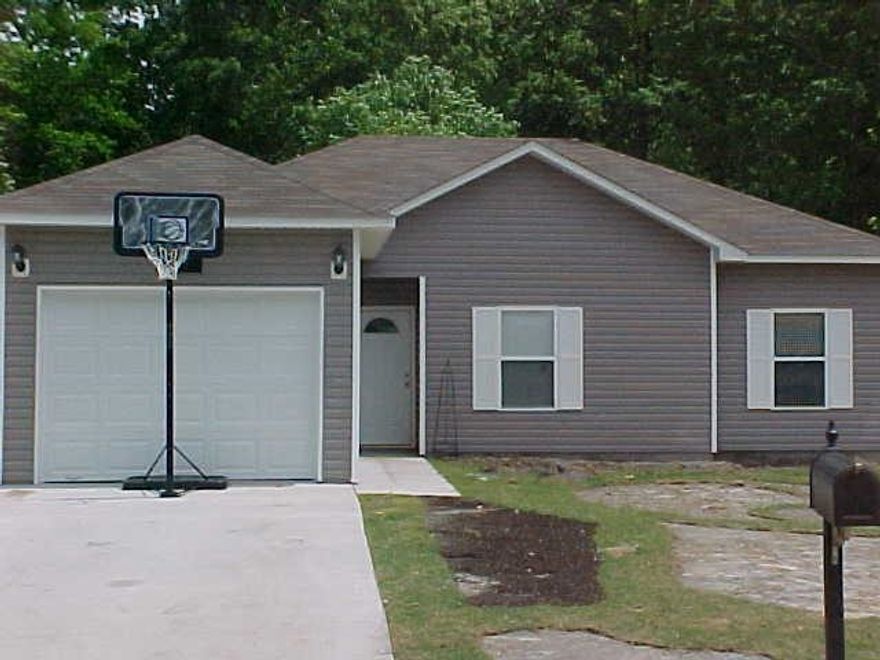 Great little home this is priced to sell, must see, this won't last.