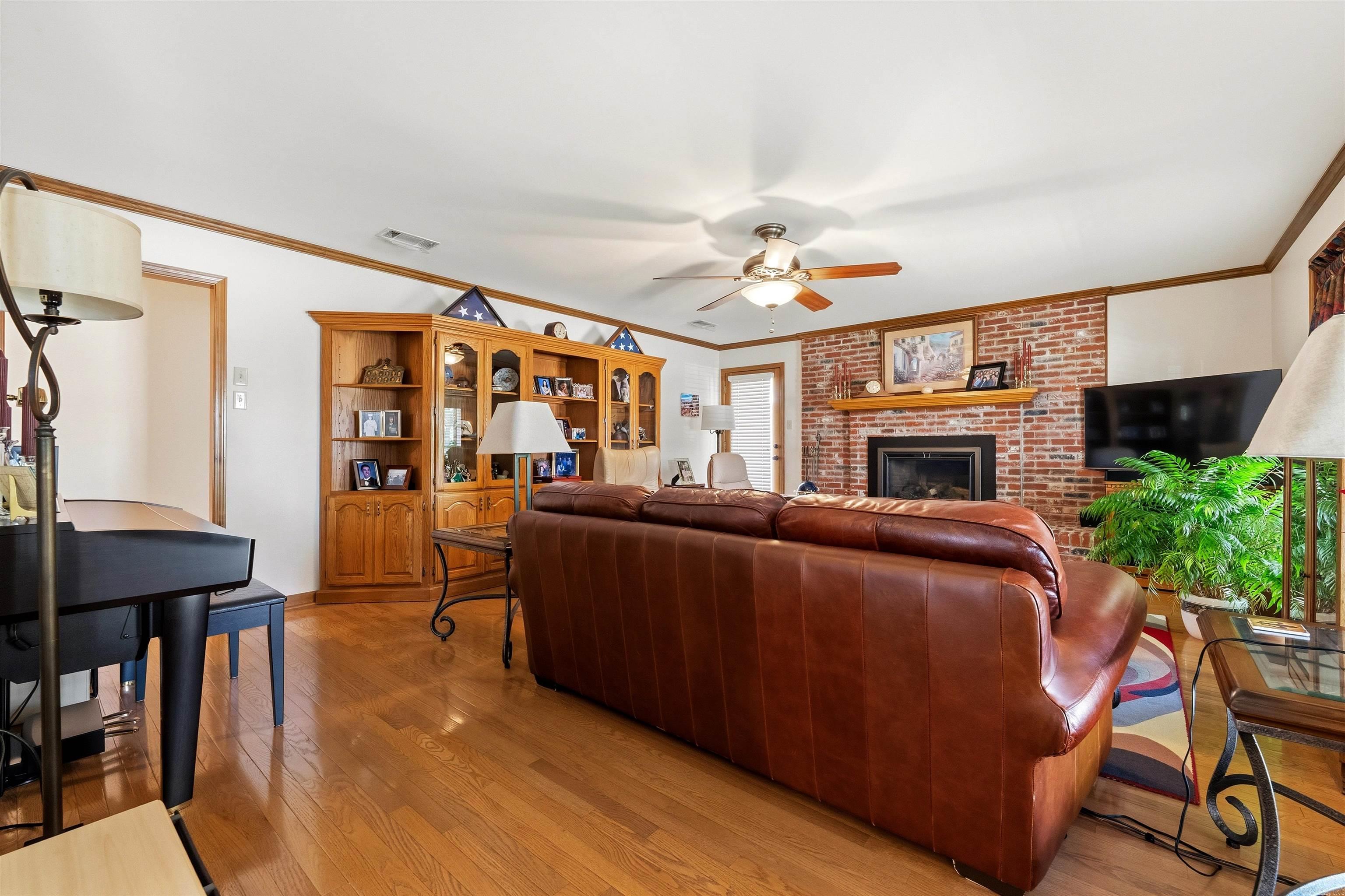 EAST MEADOW - Residential