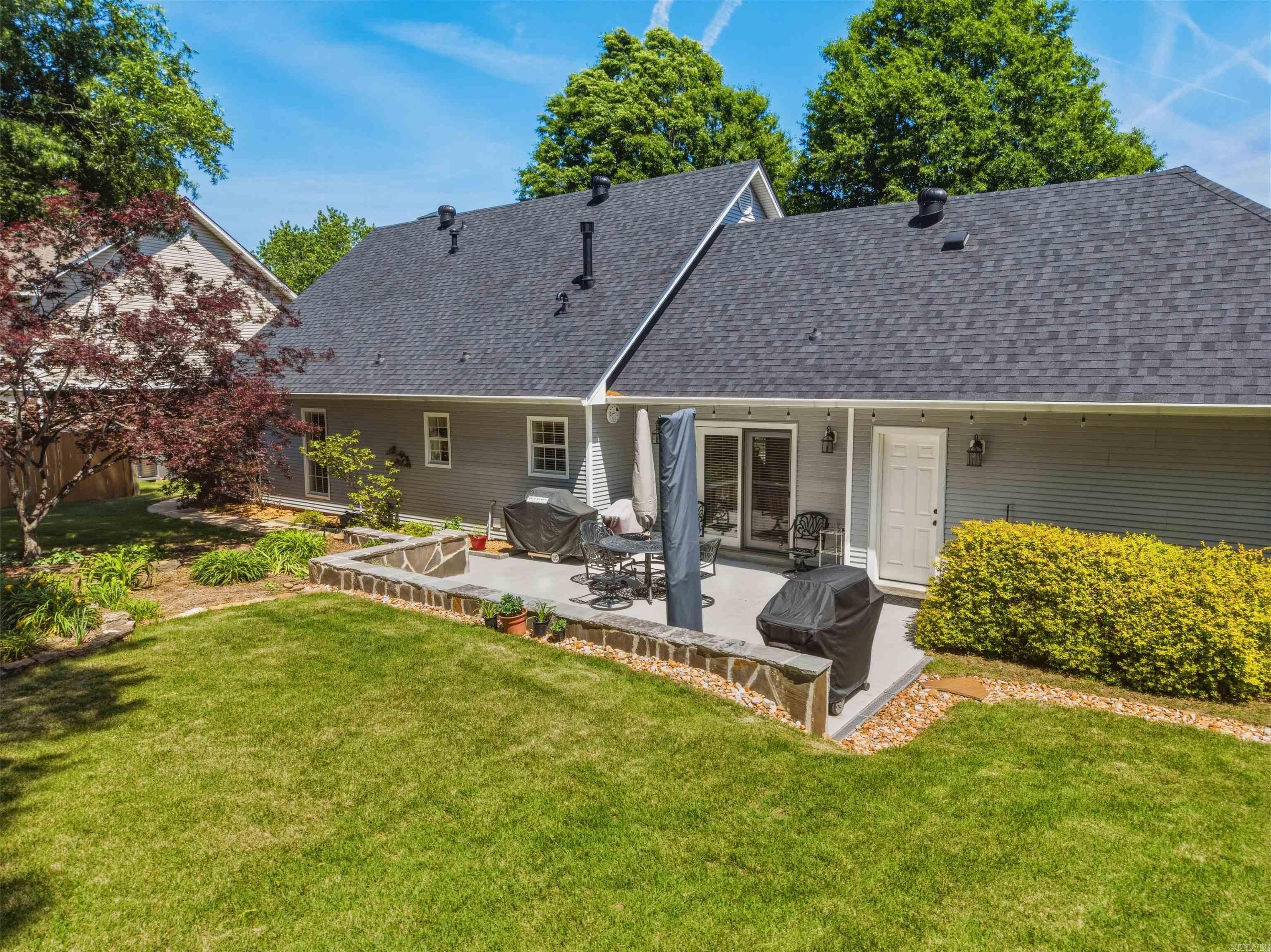 EAST MEADOW - Residential