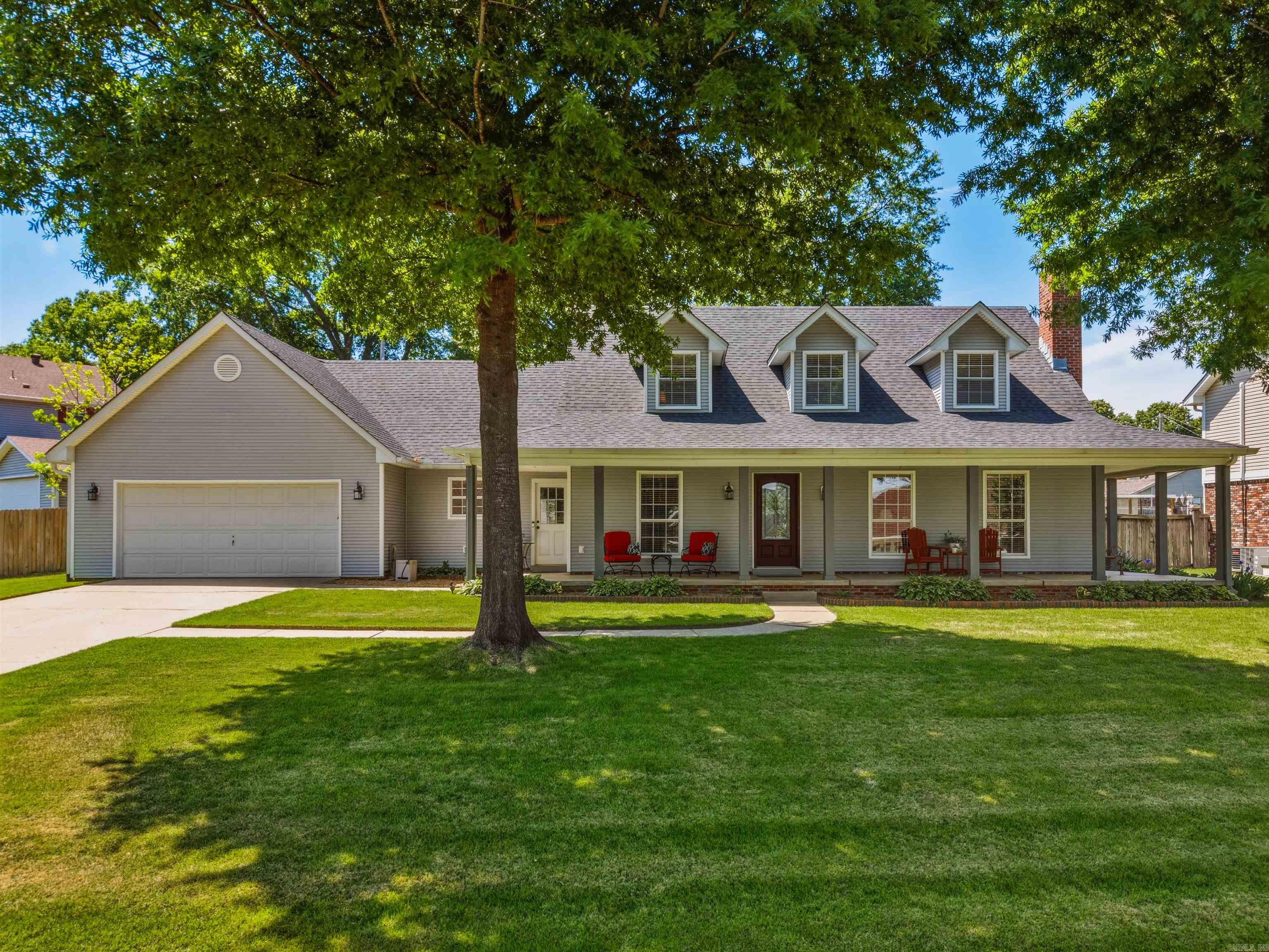 EAST MEADOW - Residential