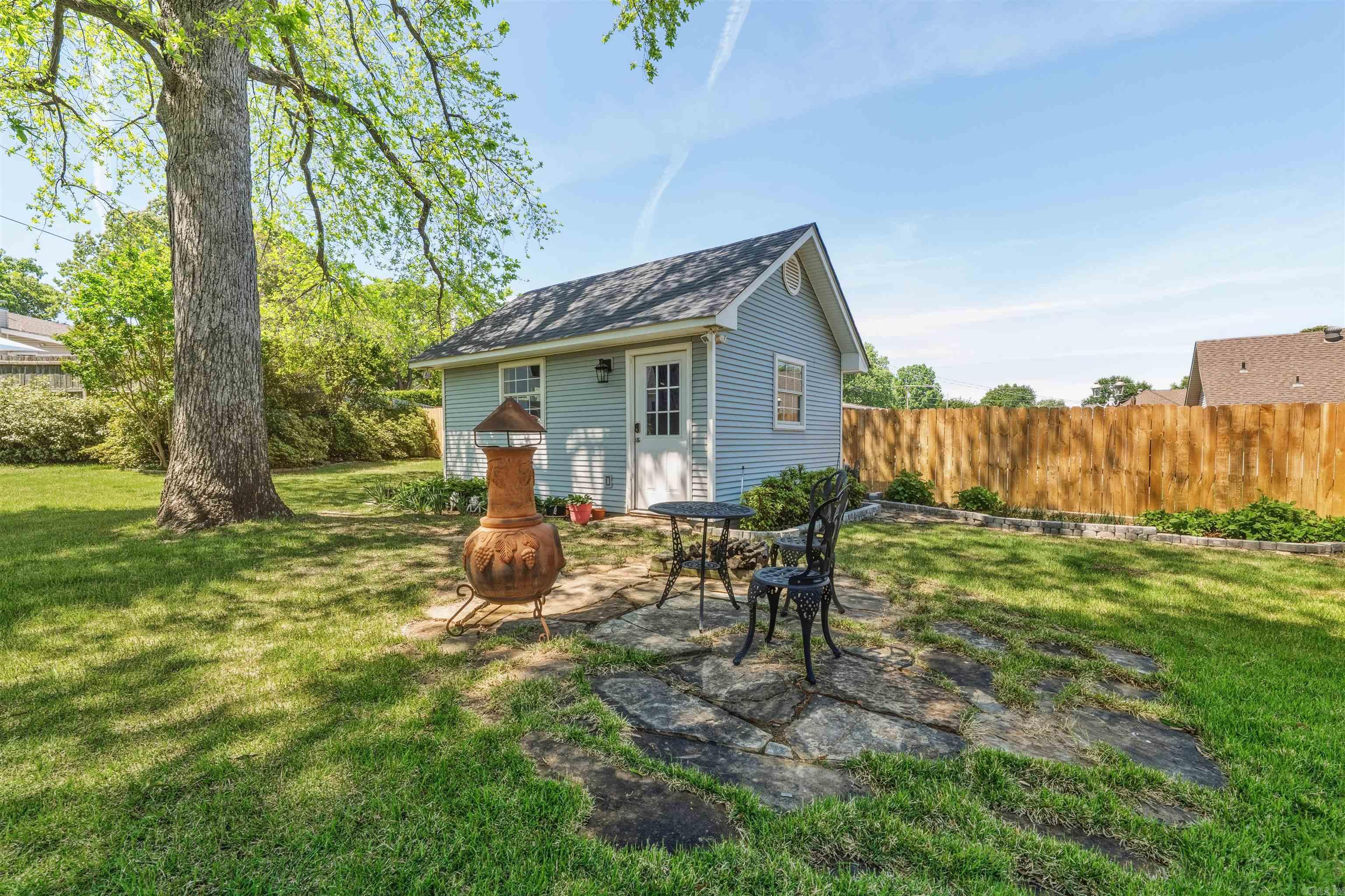 EAST MEADOW - Residential