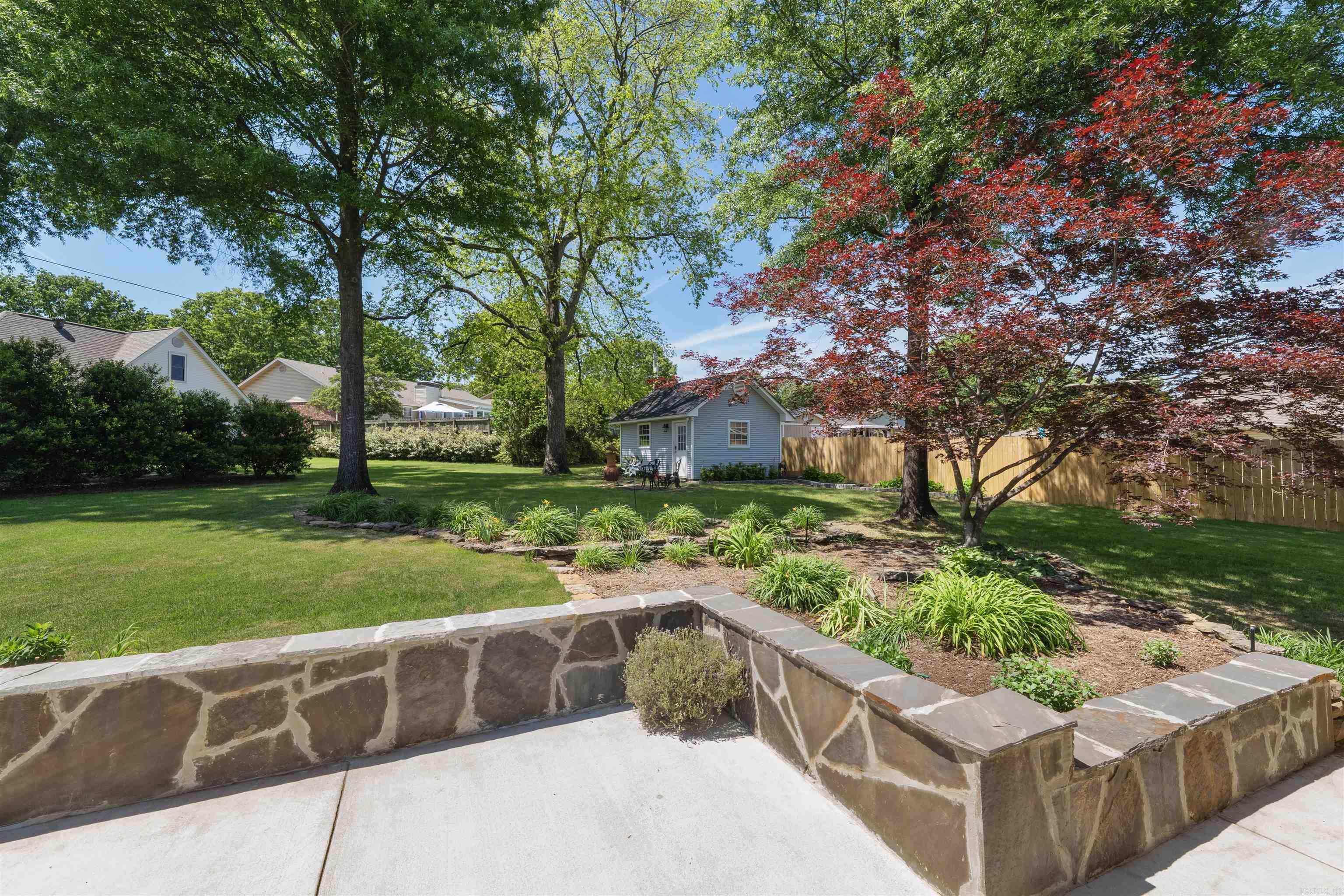 EAST MEADOW - Residential