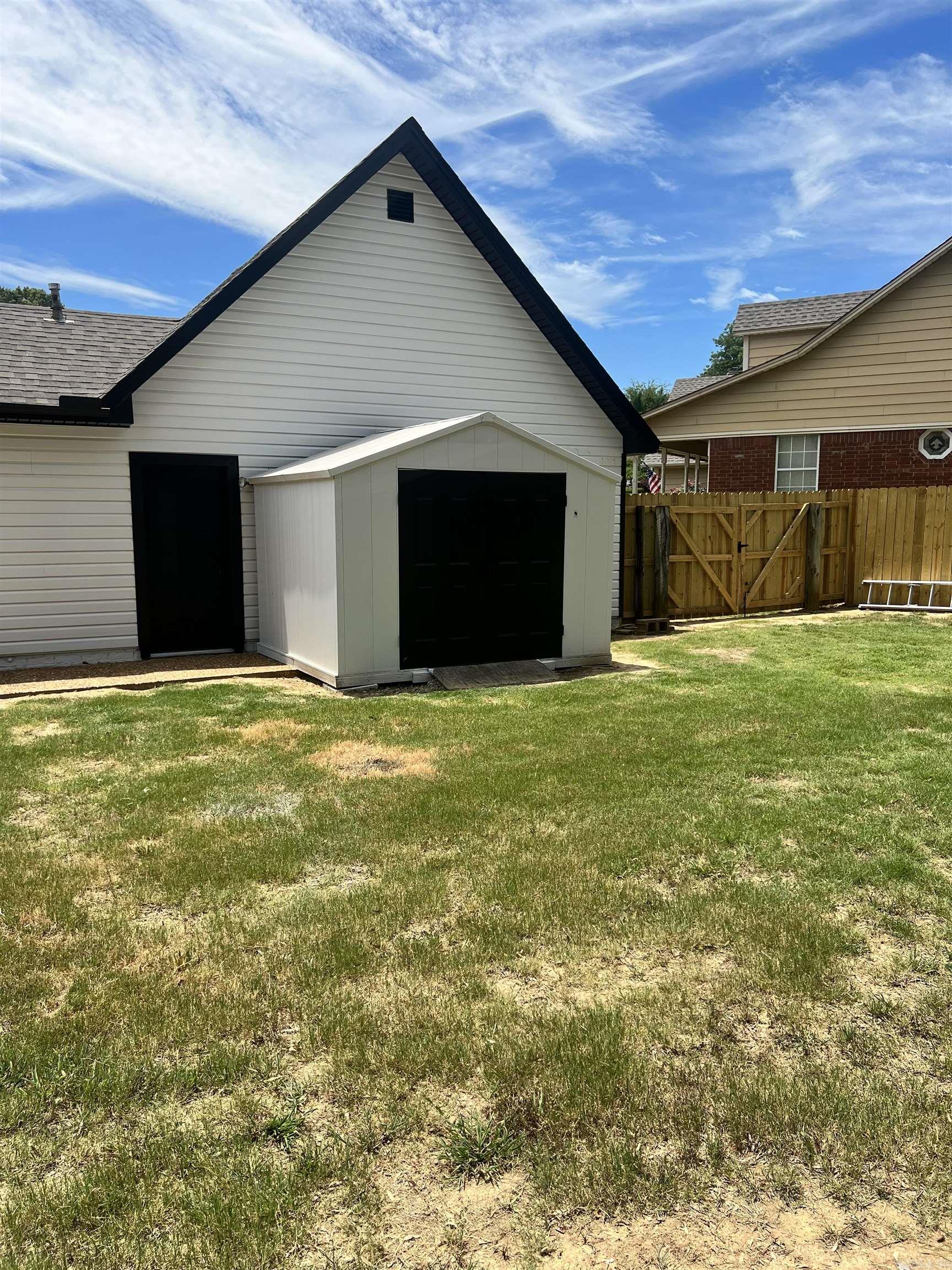 River Oaks Estates - Residential