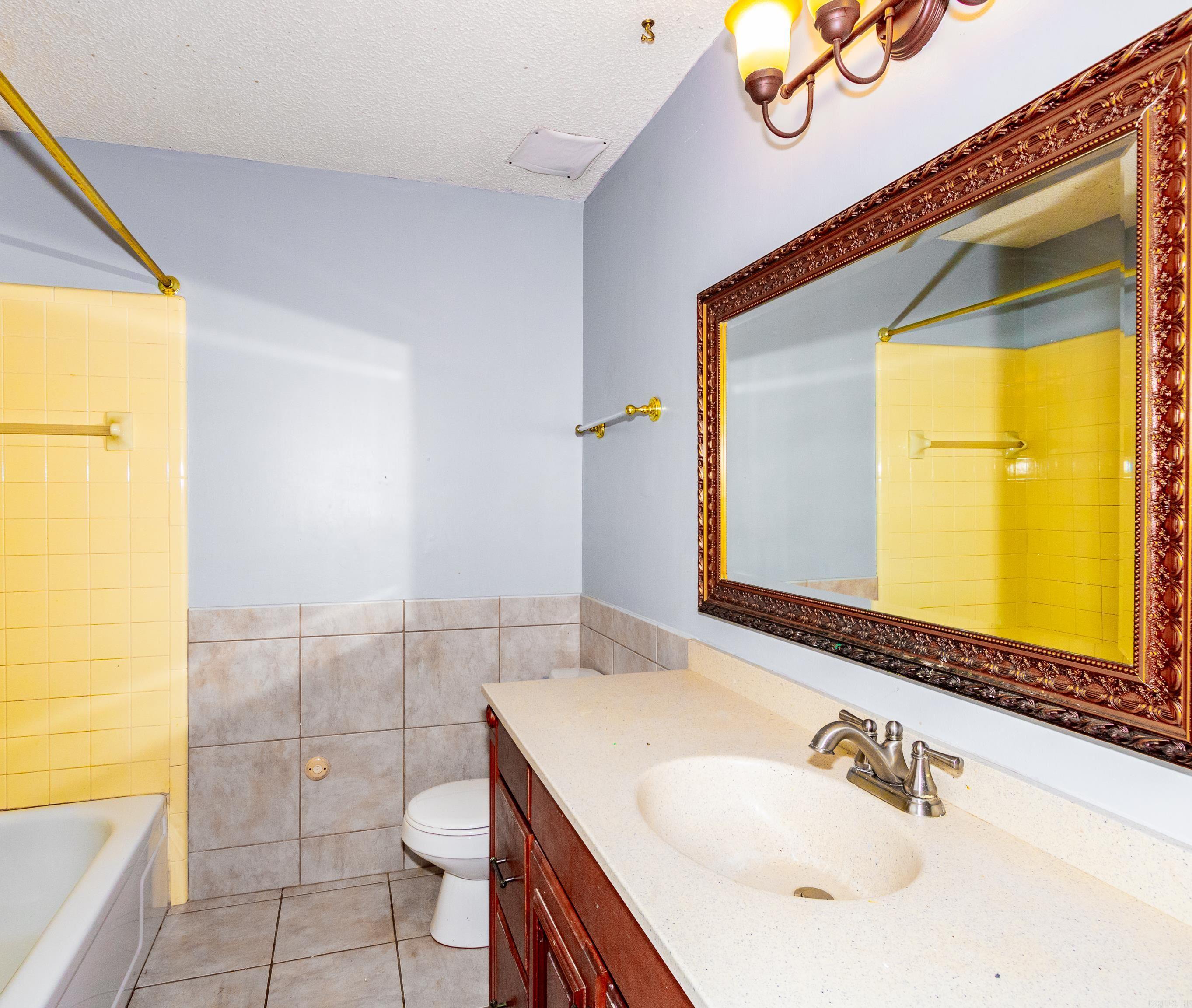 KELLI MANOR - Residential