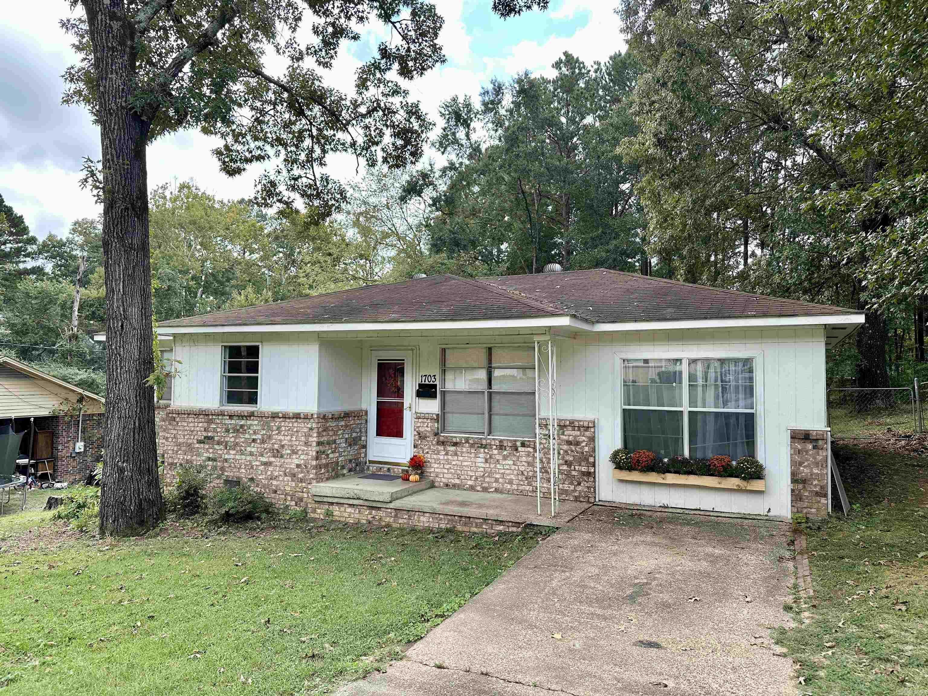 LAKEWOOD HEIGHTS ADDN - Residential