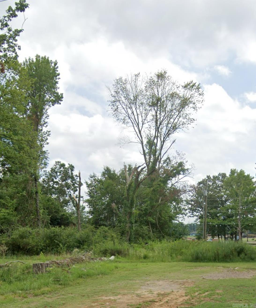 Great Residential Lot in the heart of Jacksonville... Close to Dupree Park and just minutes from the freeway. There was once a fourplex here, so this could be a great rental property location. (seller just had an updated survey complete) (No mobile homes allowed)