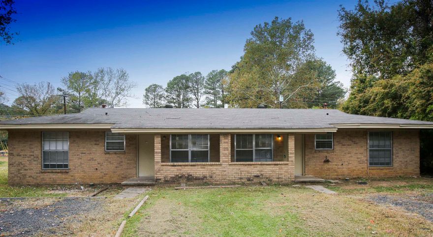 MOVE IN SPECIAL! HALF OFF FIRST MONTH'S RENT! Currently being remodeled duplex in Sherwood close to Sylvan Hills Junior High School. The lease for this property is for 2 years with a 3% increase after the first year. Income has to be 3x the amount of rent unless you have a housing voucher.