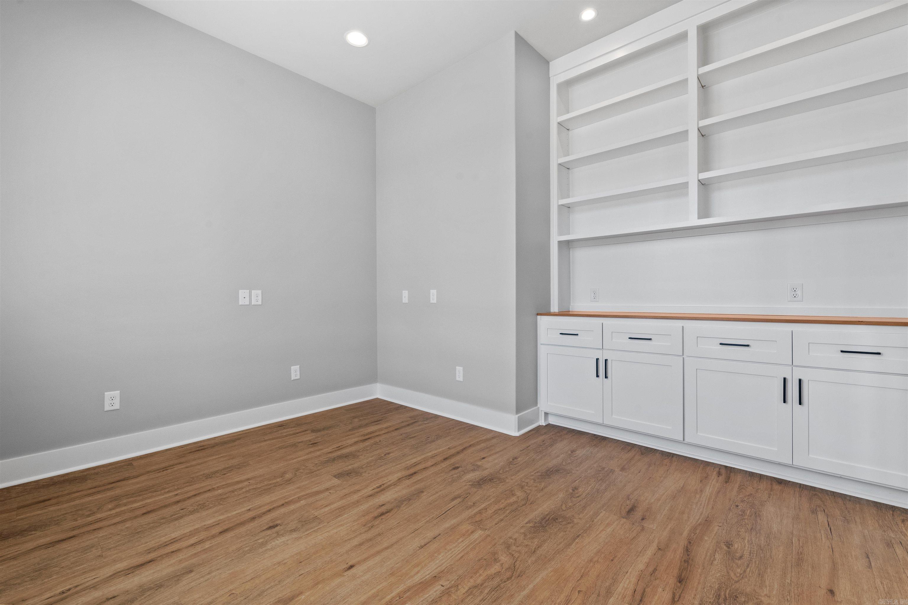 FOXWOOD GARDENS - Residential