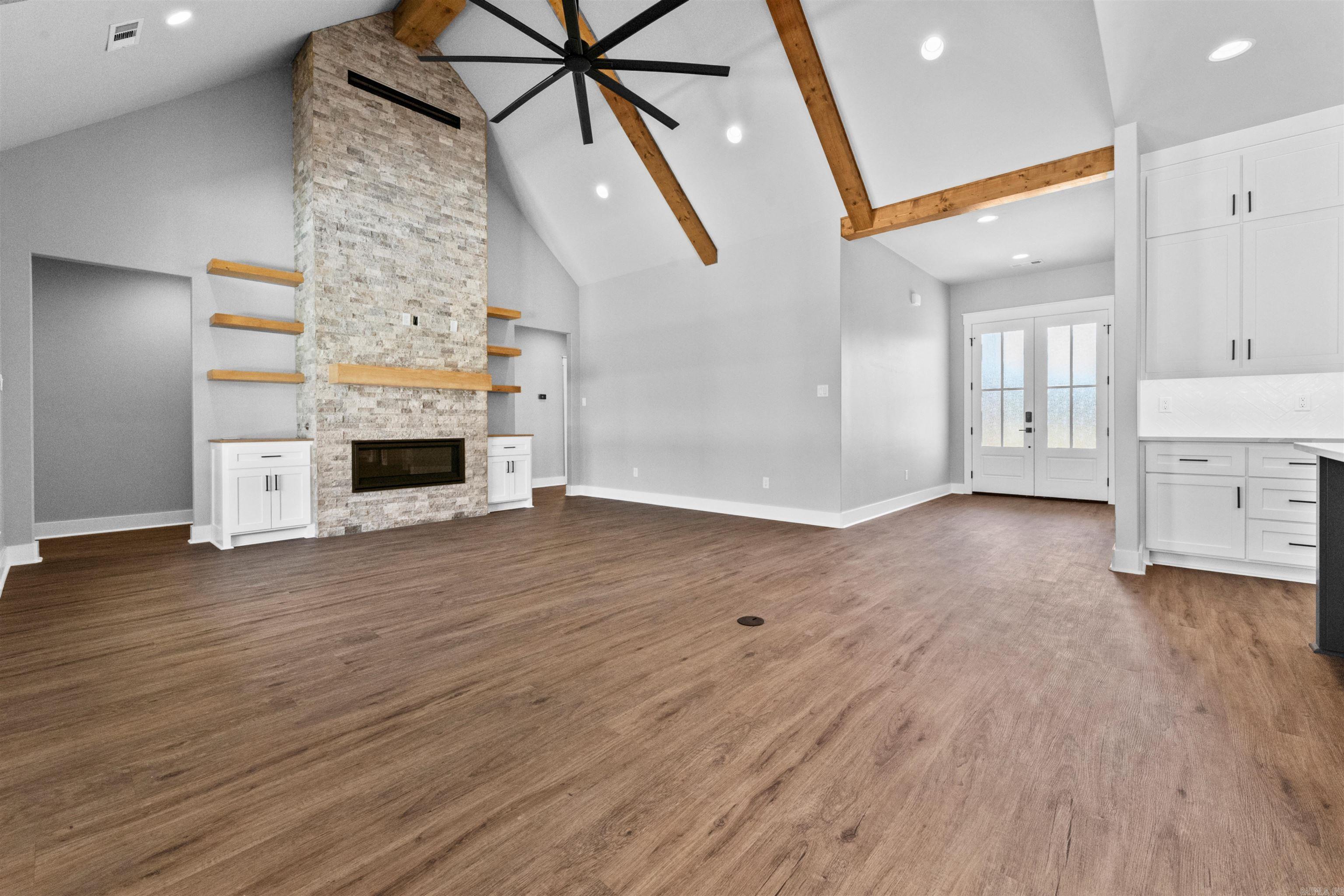 FOXWOOD GARDENS - Residential