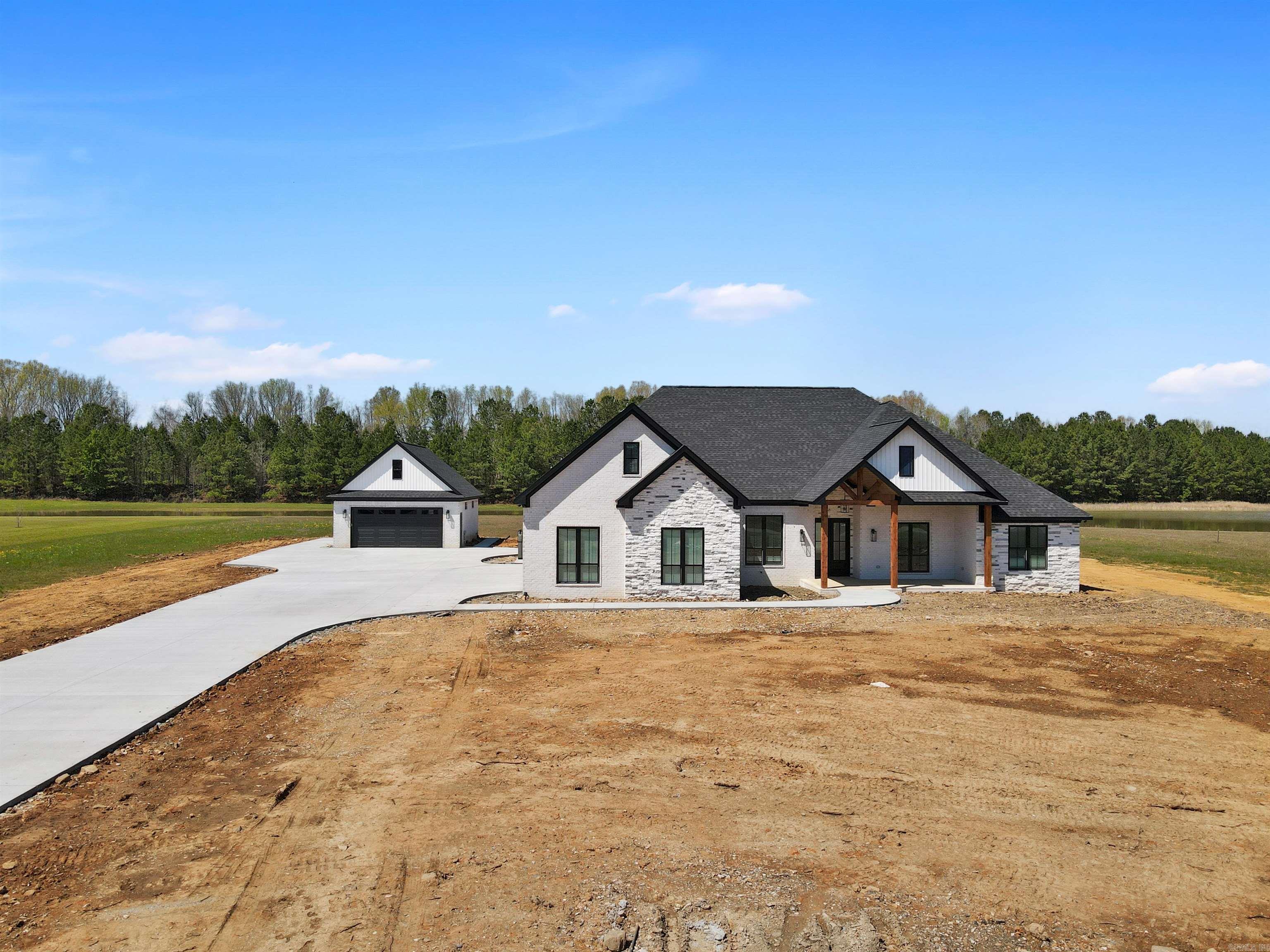 FOXWOOD GARDENS - Residential