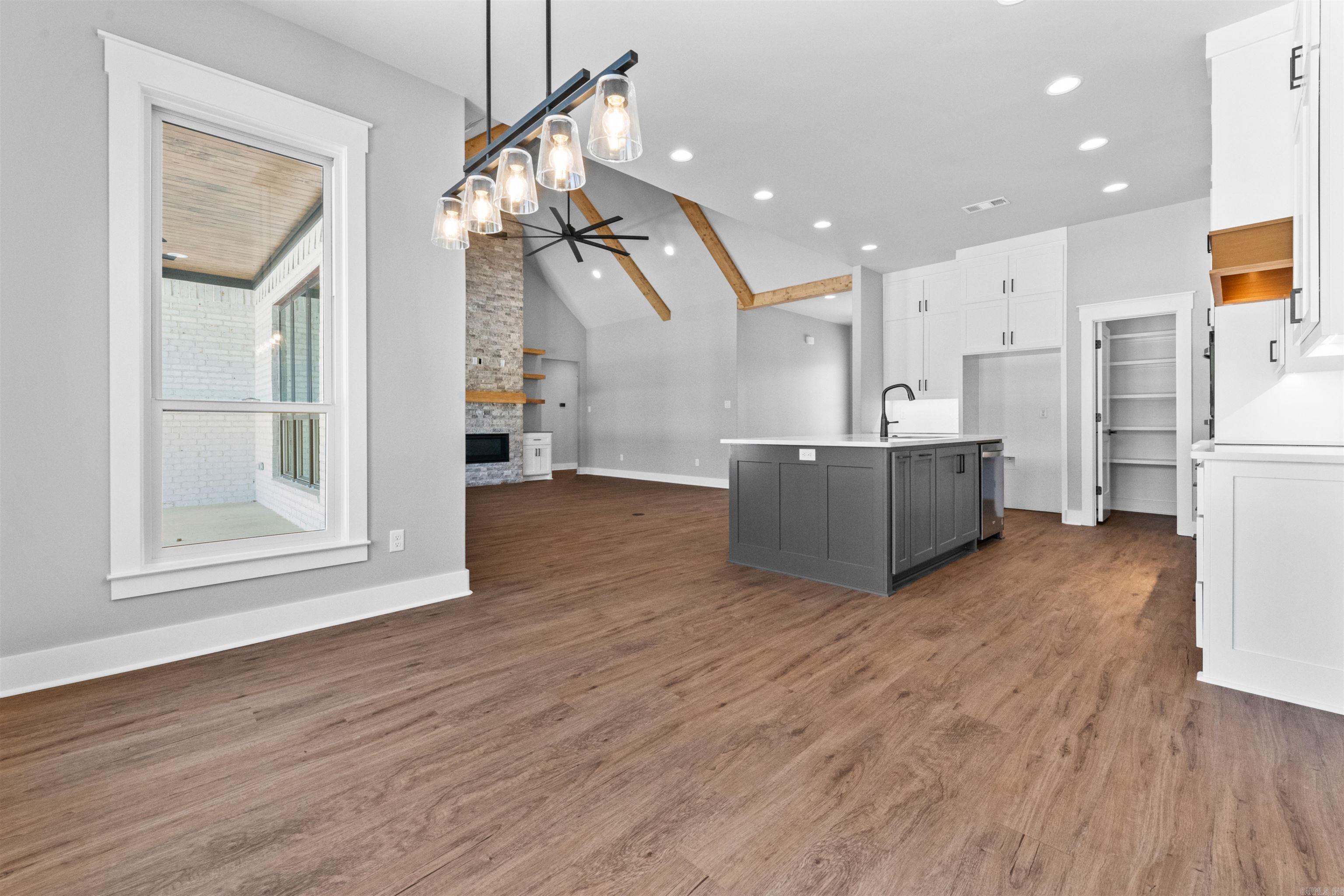 FOXWOOD GARDENS - Residential