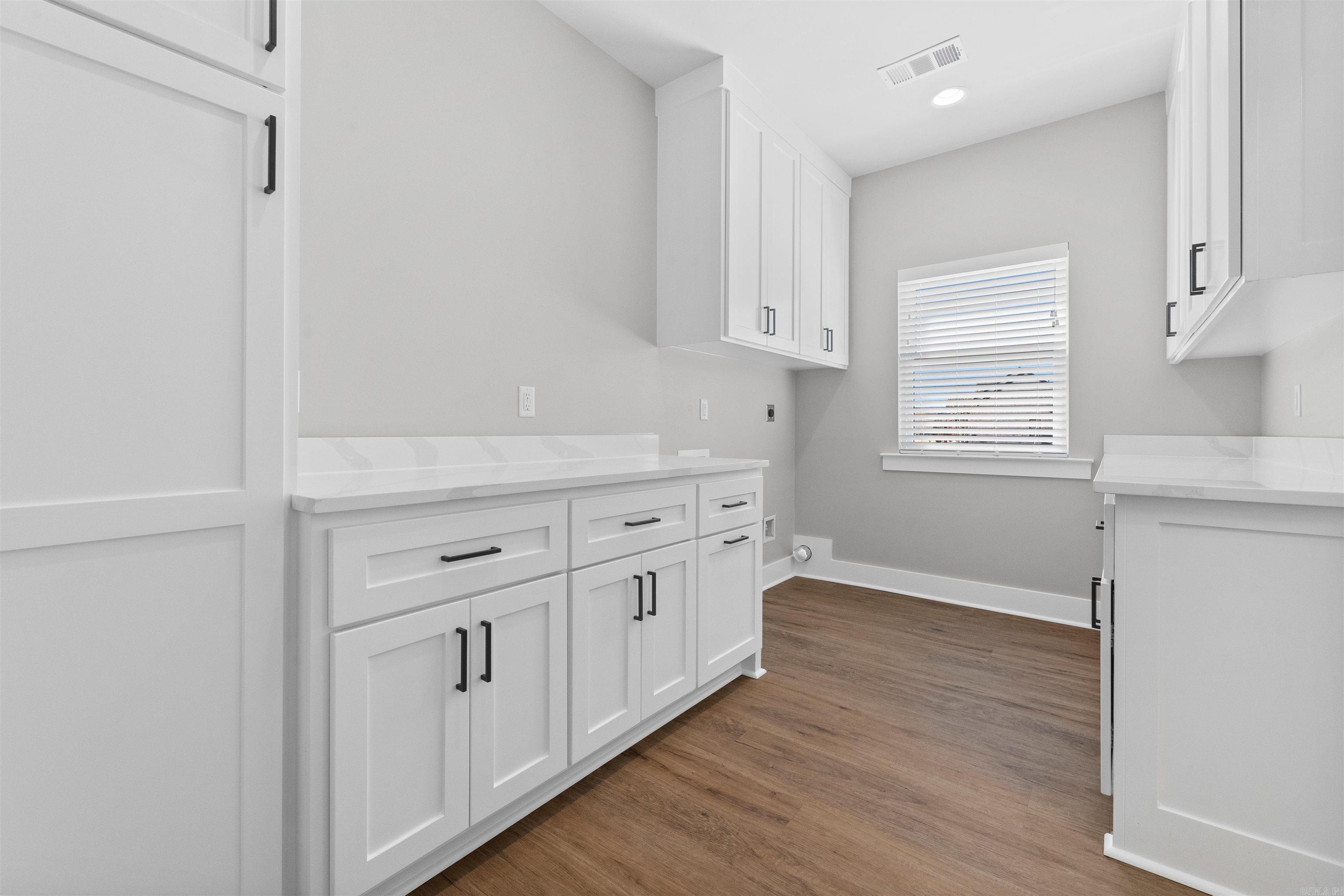 FOXWOOD GARDENS - Residential